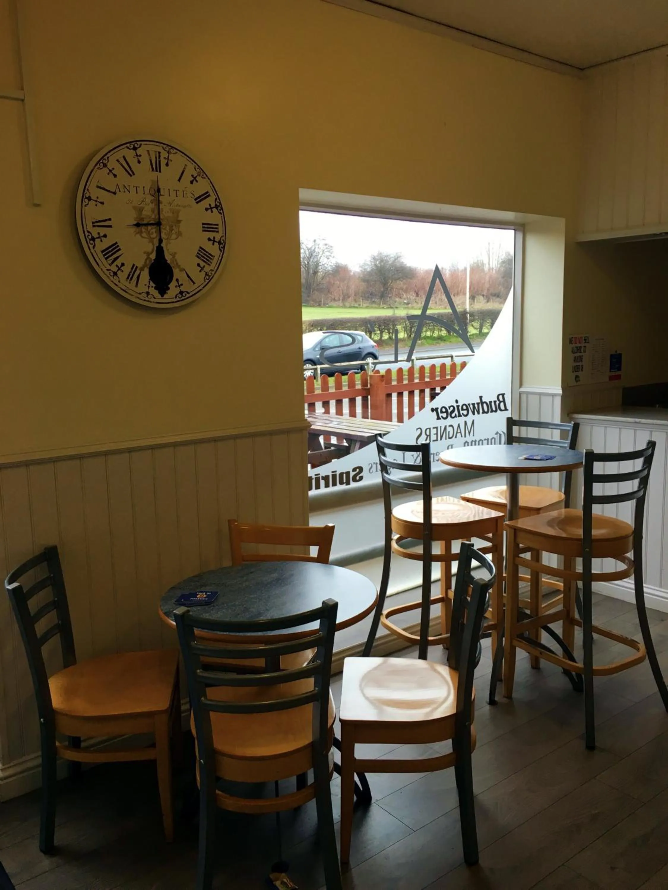 Lounge or bar in Redbeck Motel