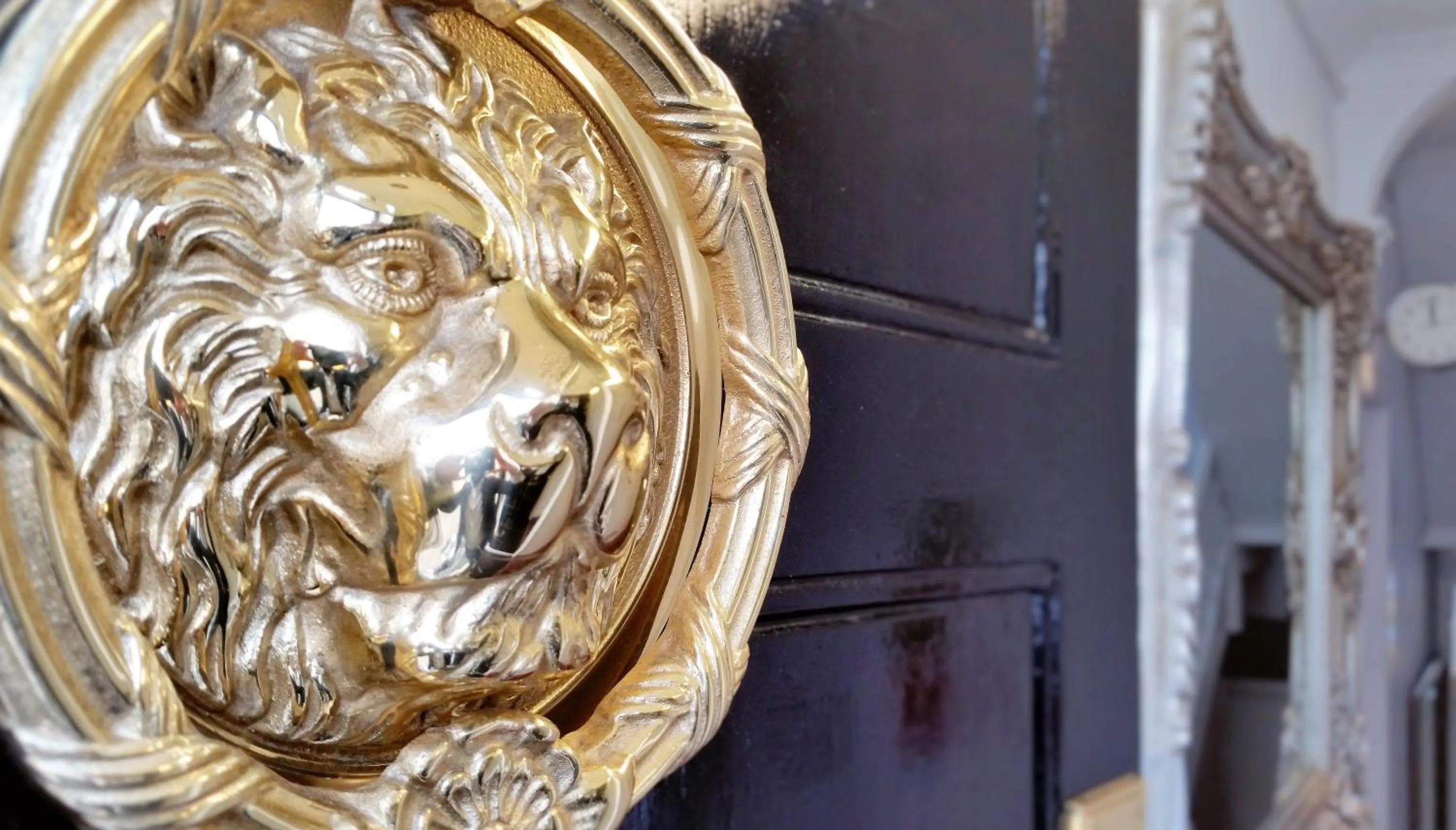 Facade/entrance in Chester Hotel