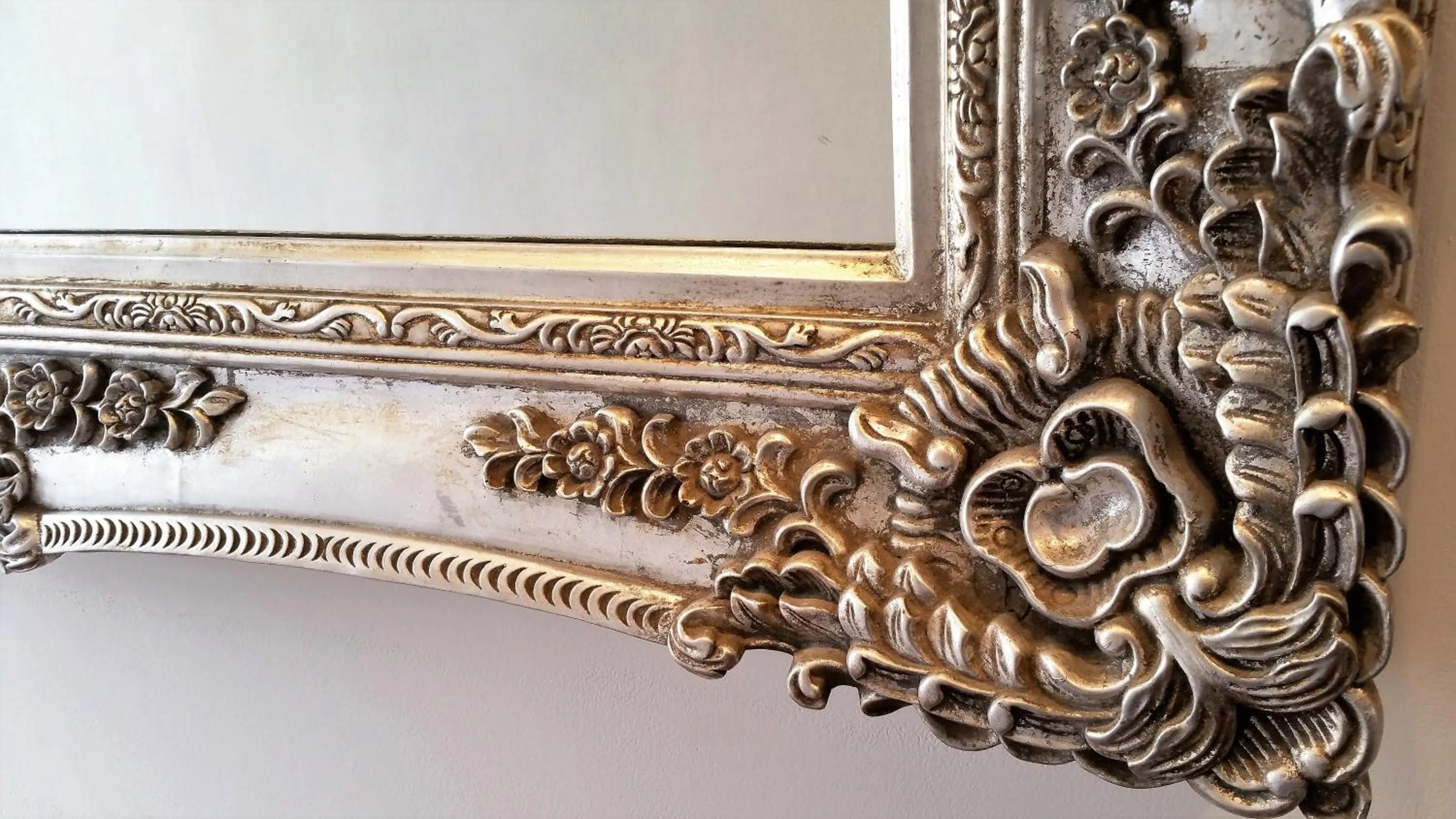 Decorative detail in Chester Hotel