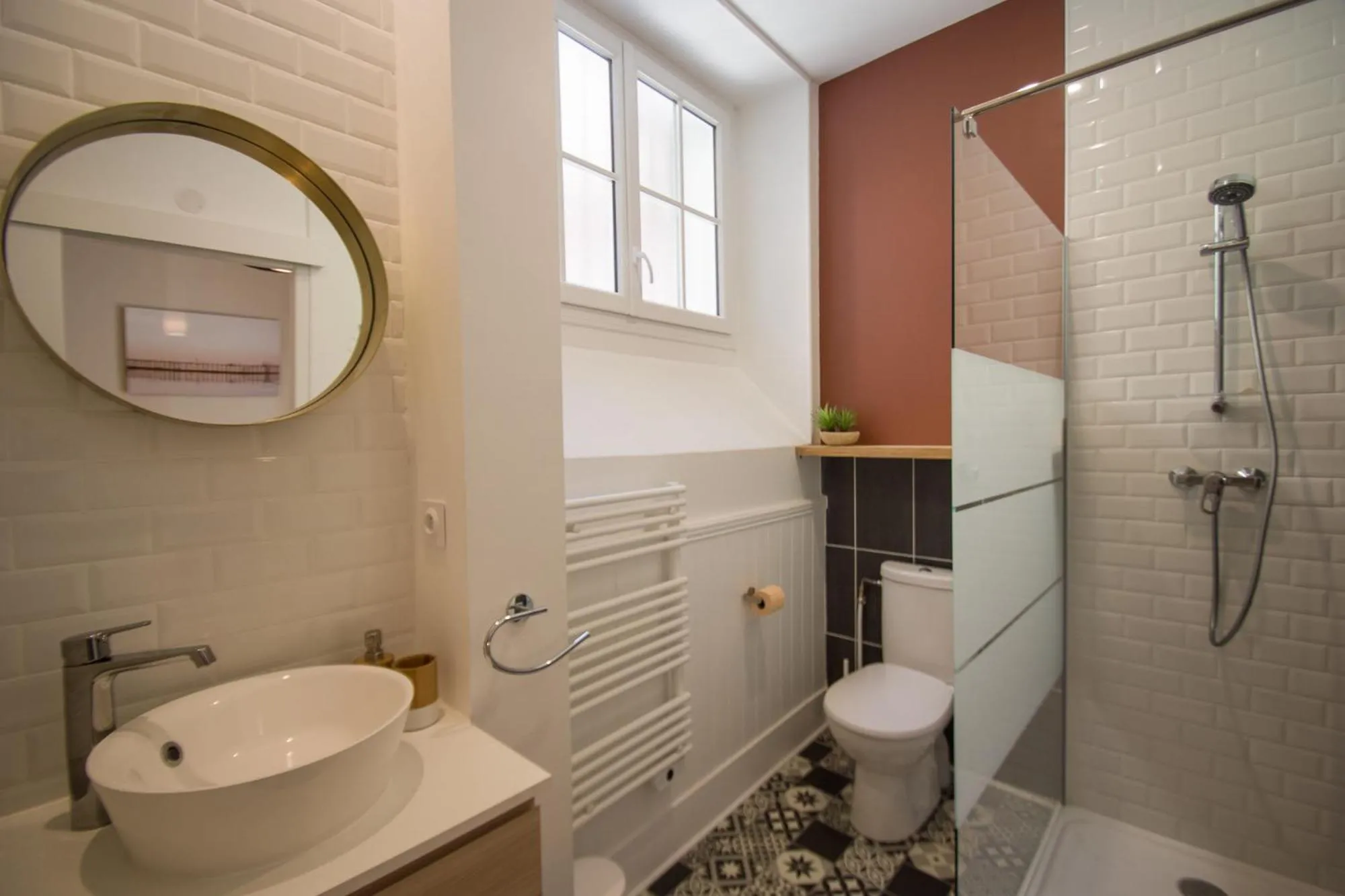 Bathroom in La Dame du Taur by Cocoonr