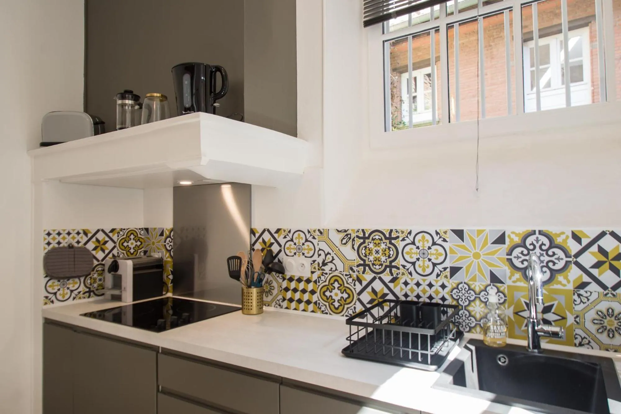 Kitchen or kitchenette in La Dame du Taur by Cocoonr