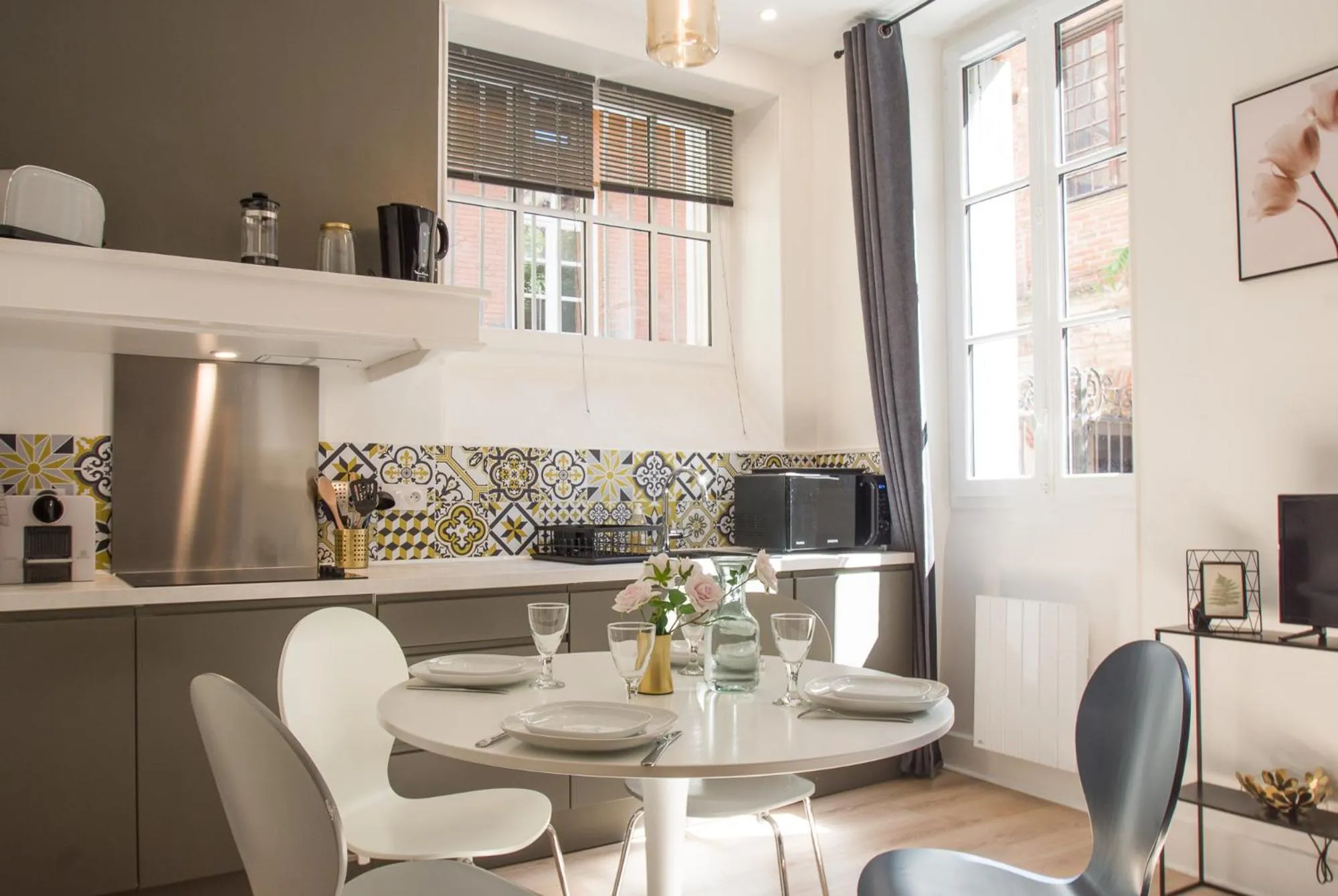 Kitchen or kitchenette in La Dame du Taur by Cocoonr