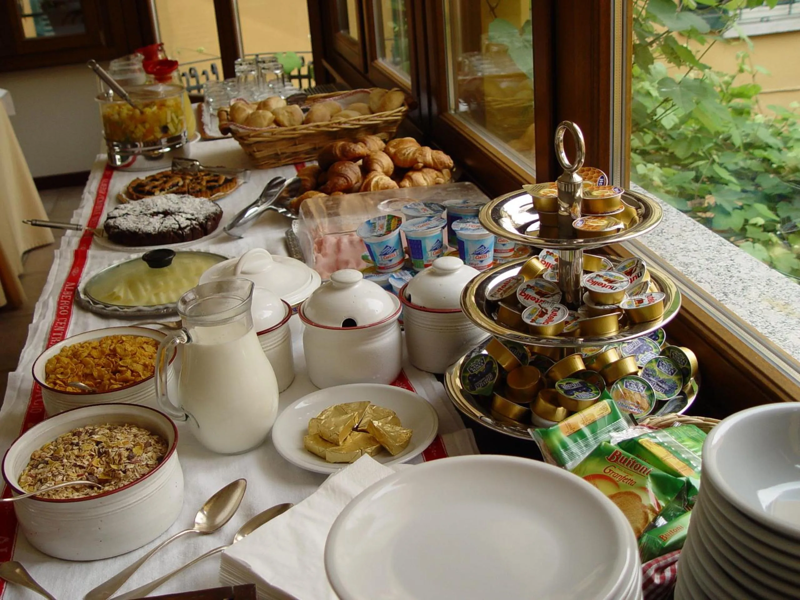 Communal lounge/ TV room in Hotel Centrale Bellagio