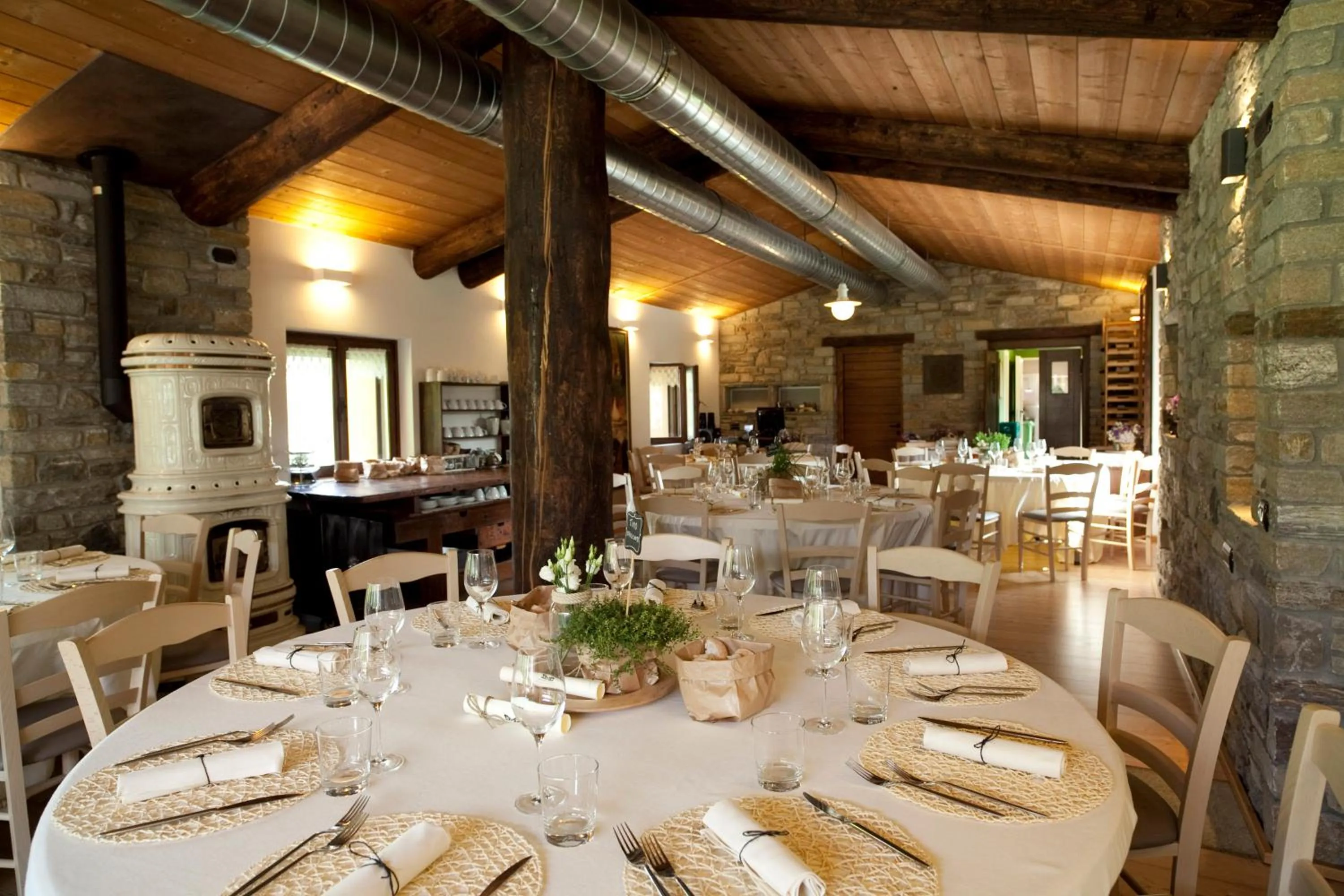 Restaurant/places to eat in Cascina Borgofrancone