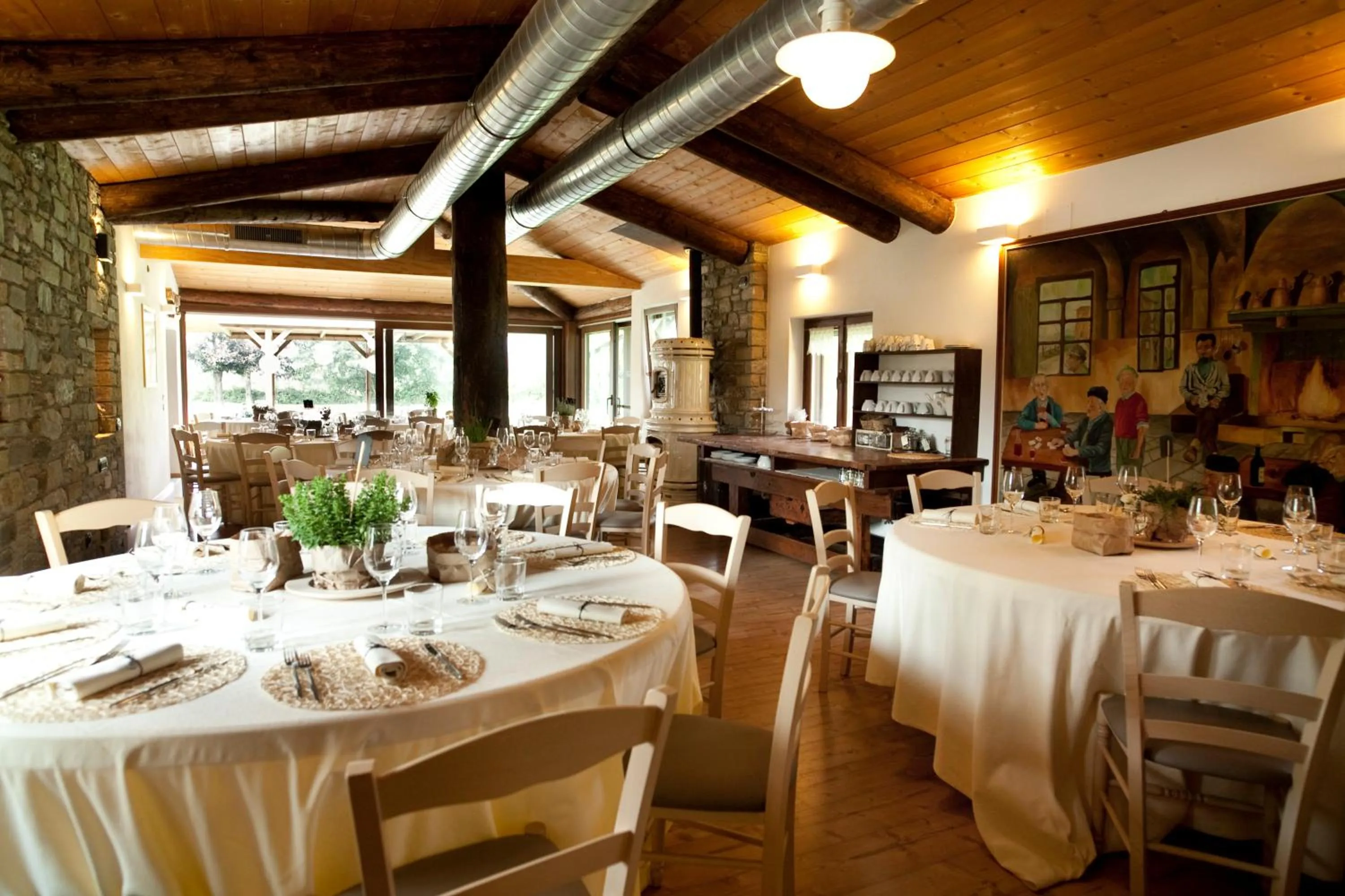 Restaurant/places to eat in Cascina Borgofrancone