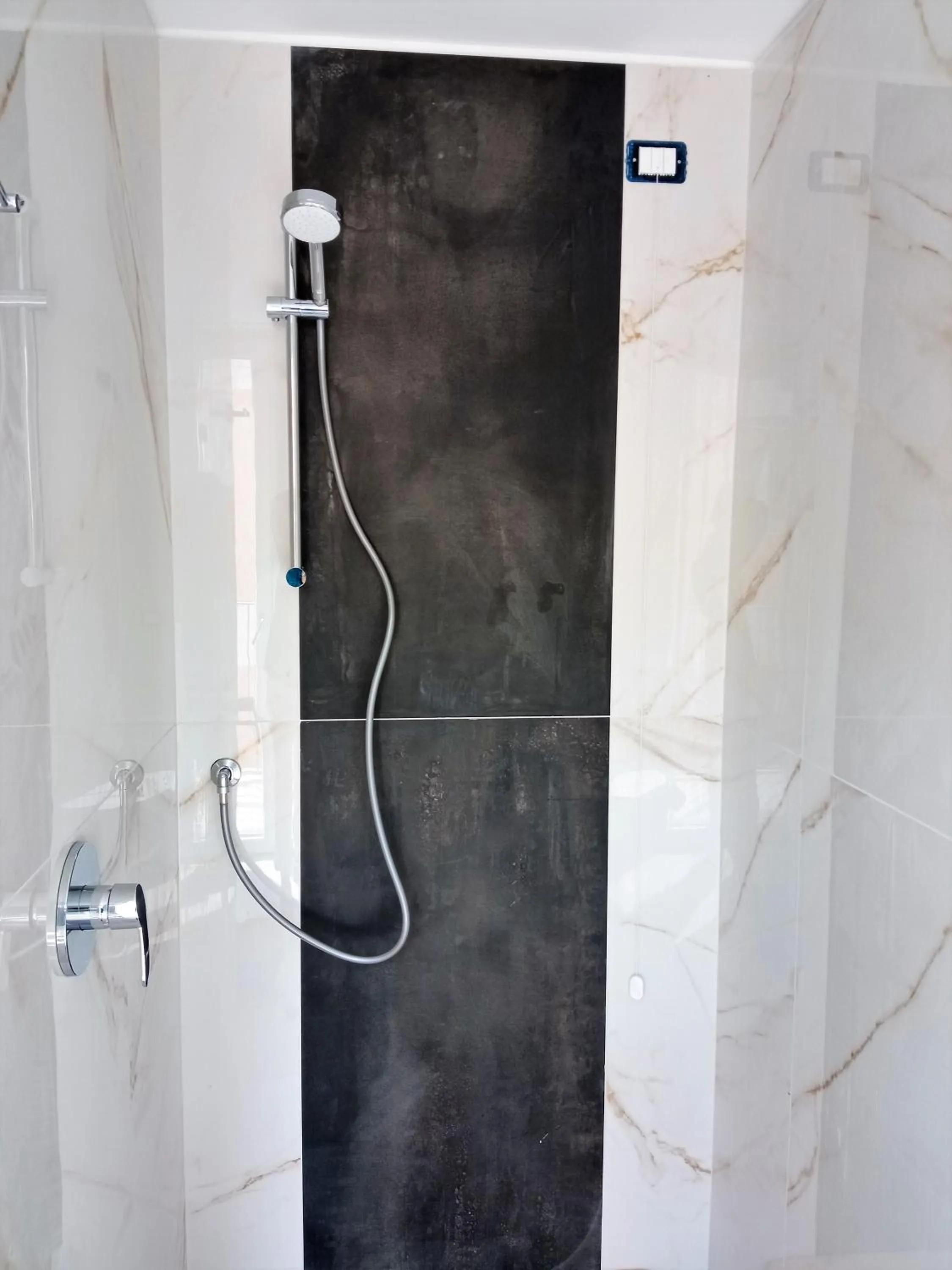 Shower in Hotel Orchidea