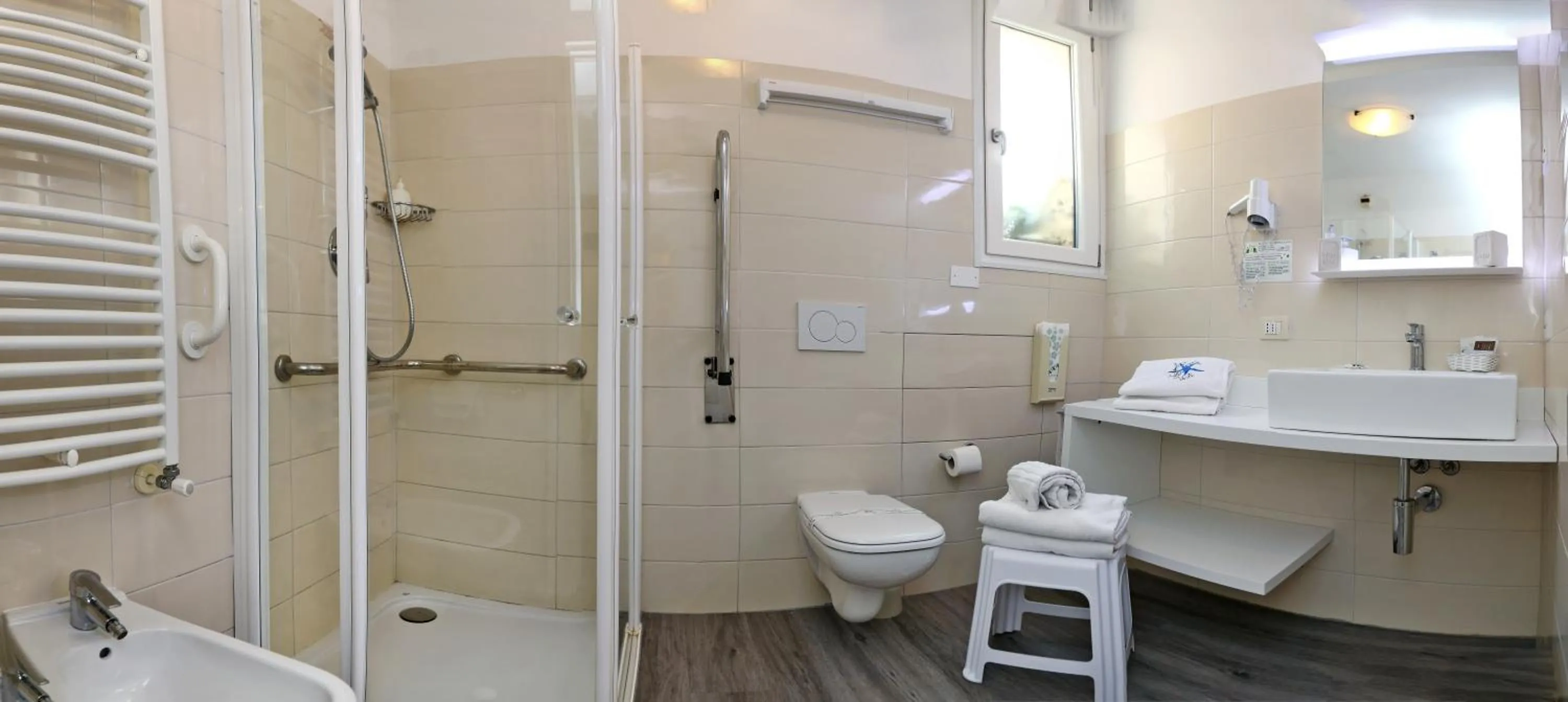 Bathroom in Hotel Orchidea