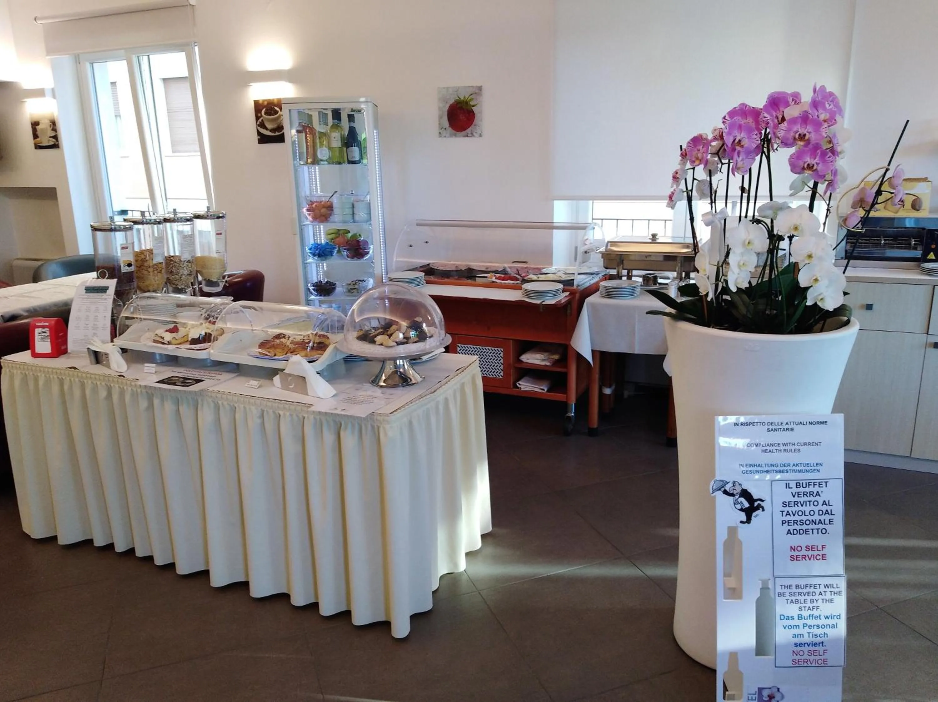 Restaurant/places to eat in Hotel Orchidea