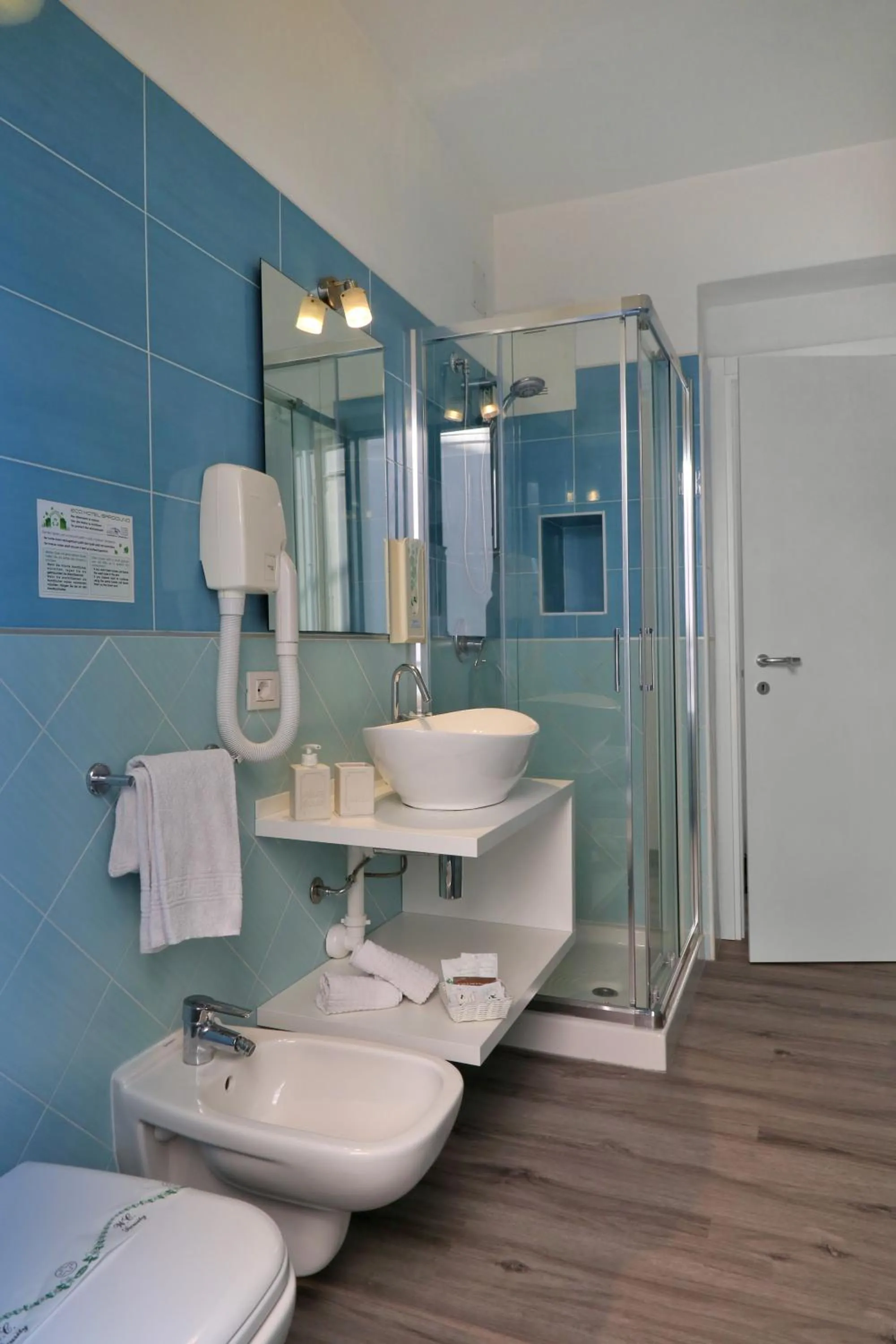 Bathroom in Hotel Orchidea