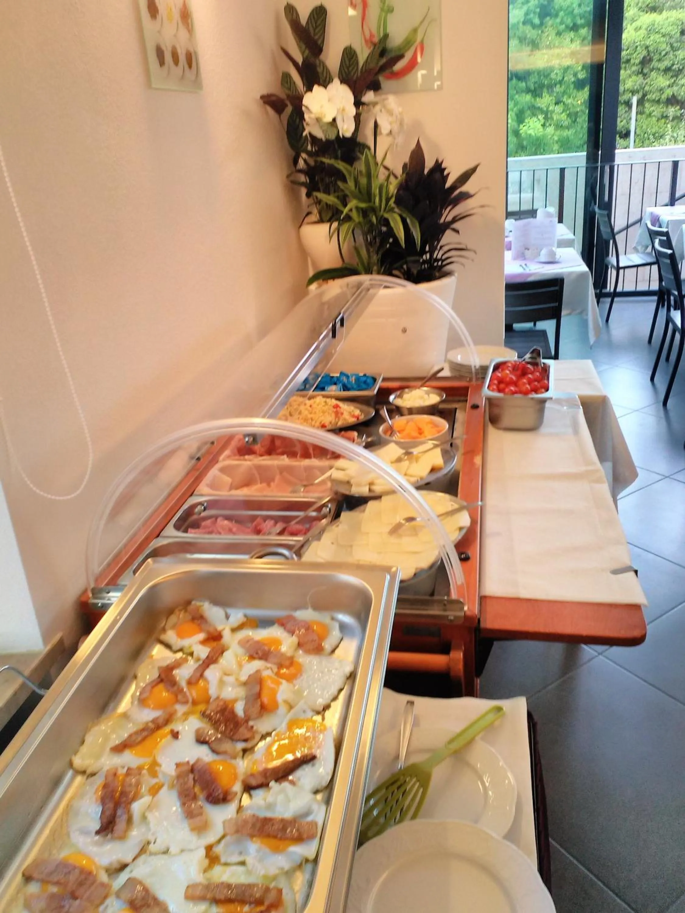 Buffet breakfast in Hotel Orchidea