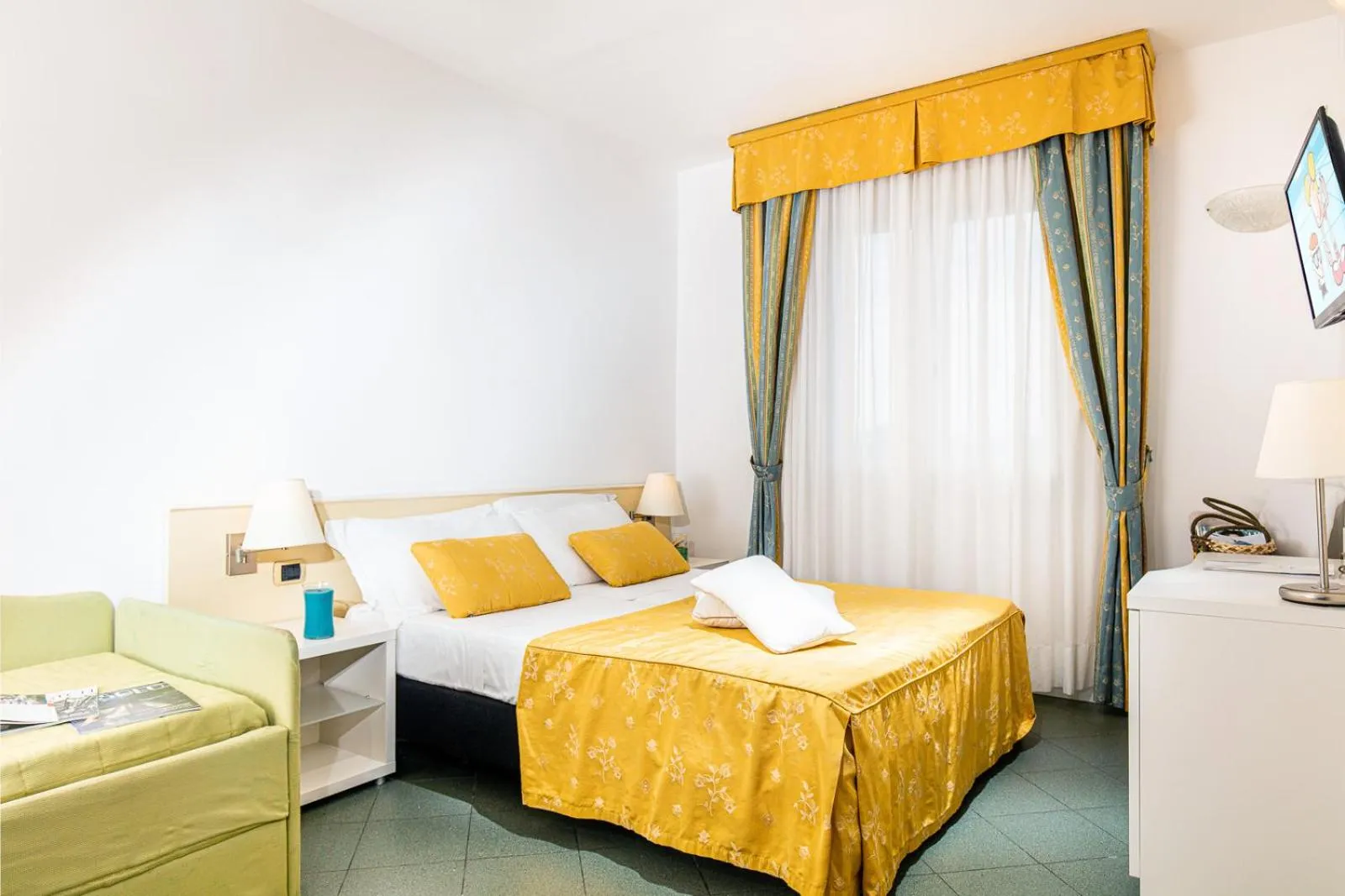 Bed in Hotel Karinzia