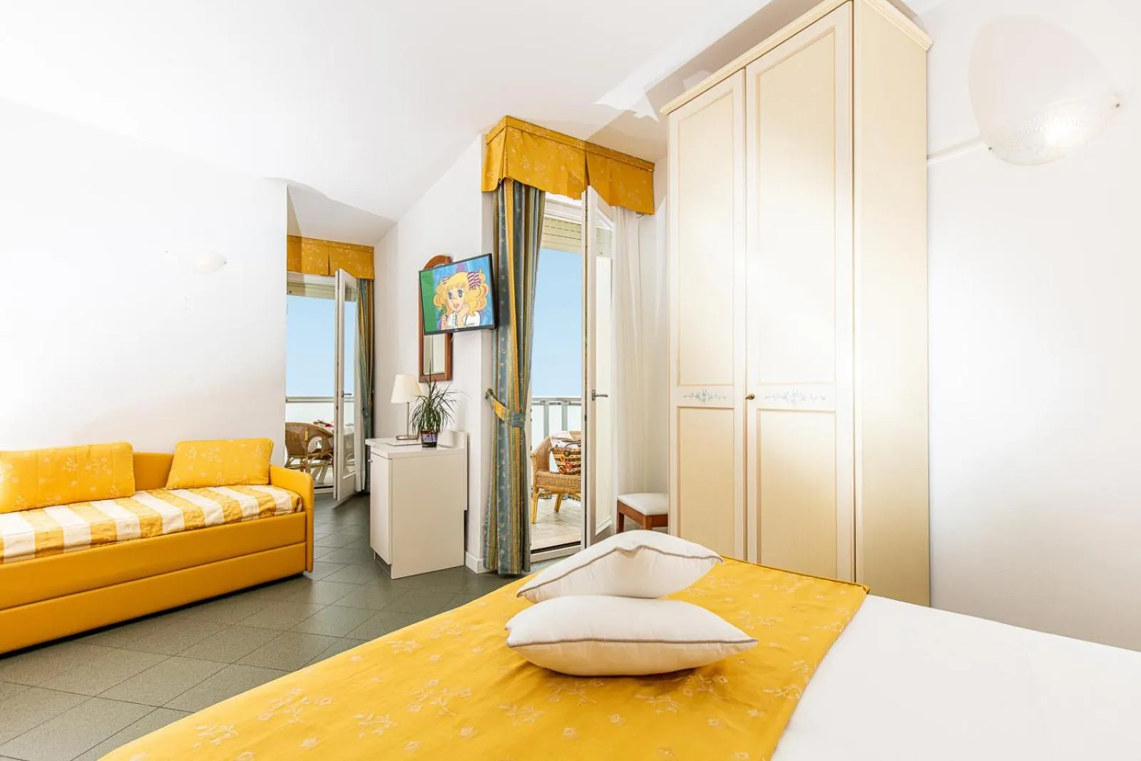 Photo of the whole room in Hotel Karinzia