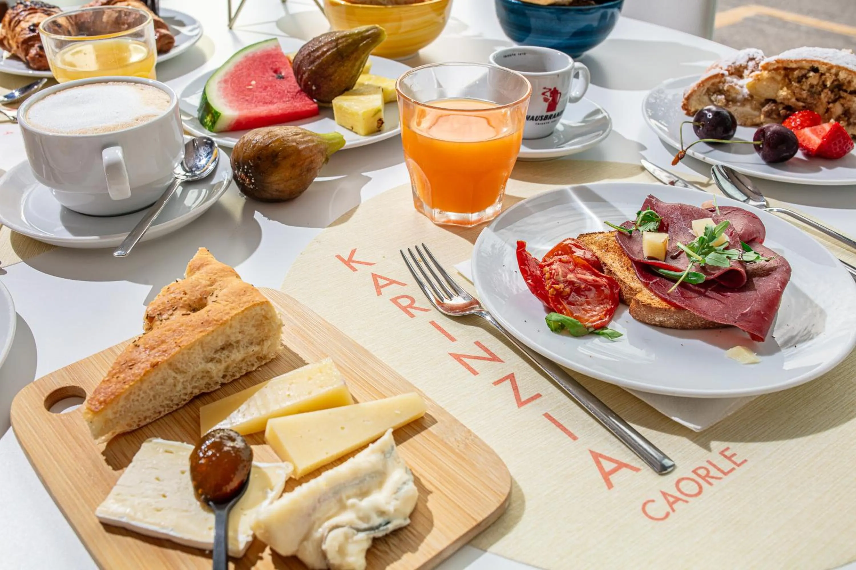 Breakfast in Hotel Karinzia