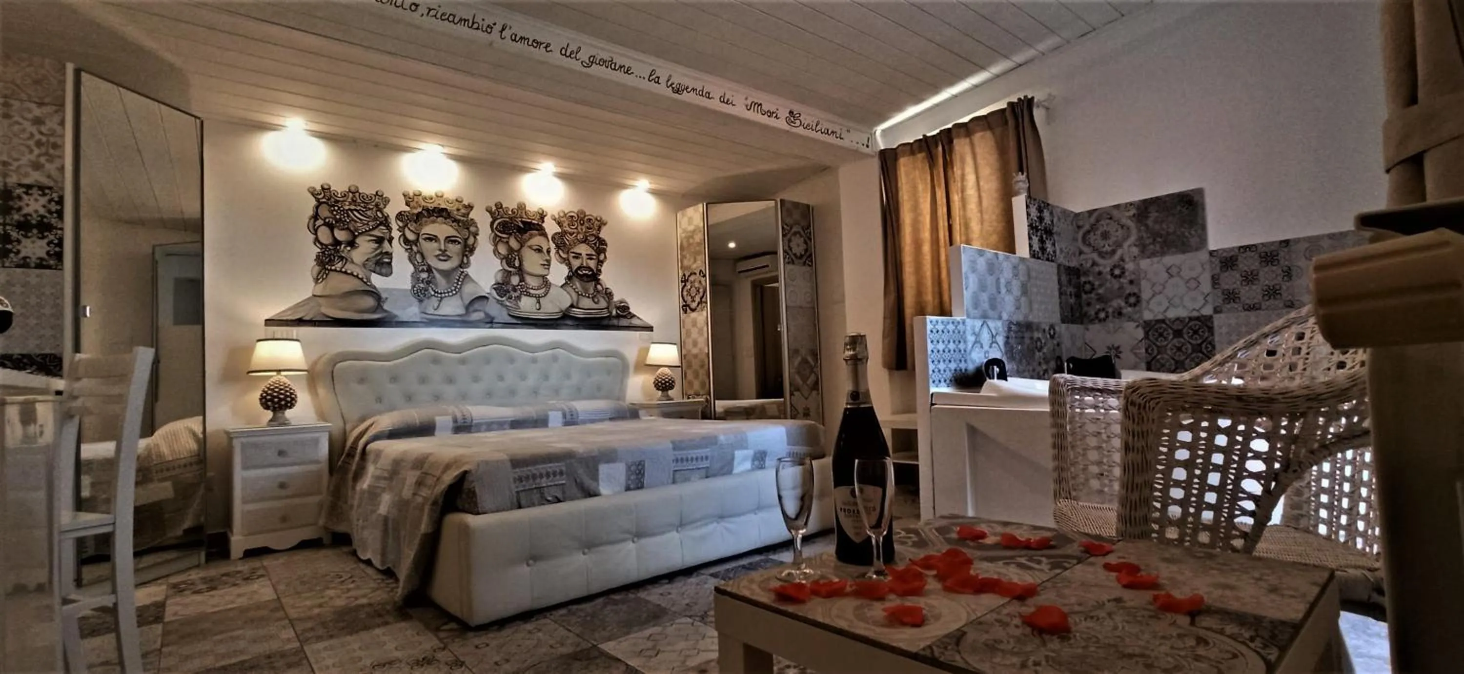 Shower, Bed in B&B Triskèles