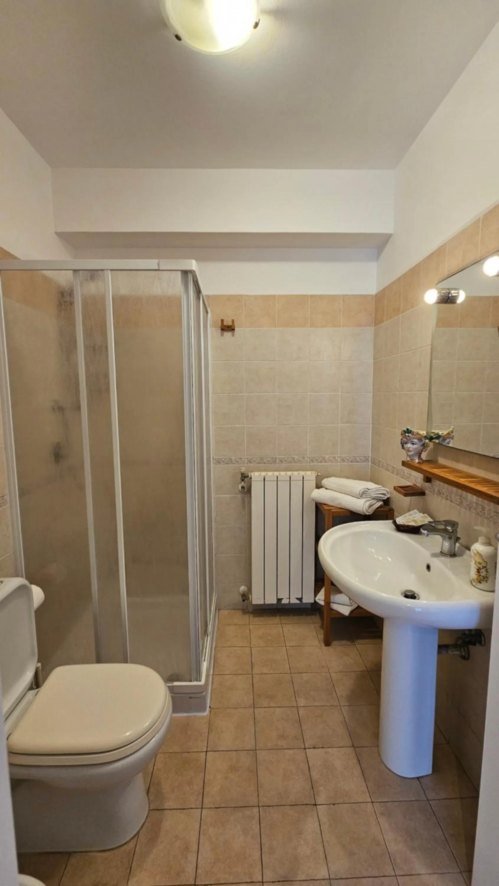 Shower in B&B Triskèles Adult Only