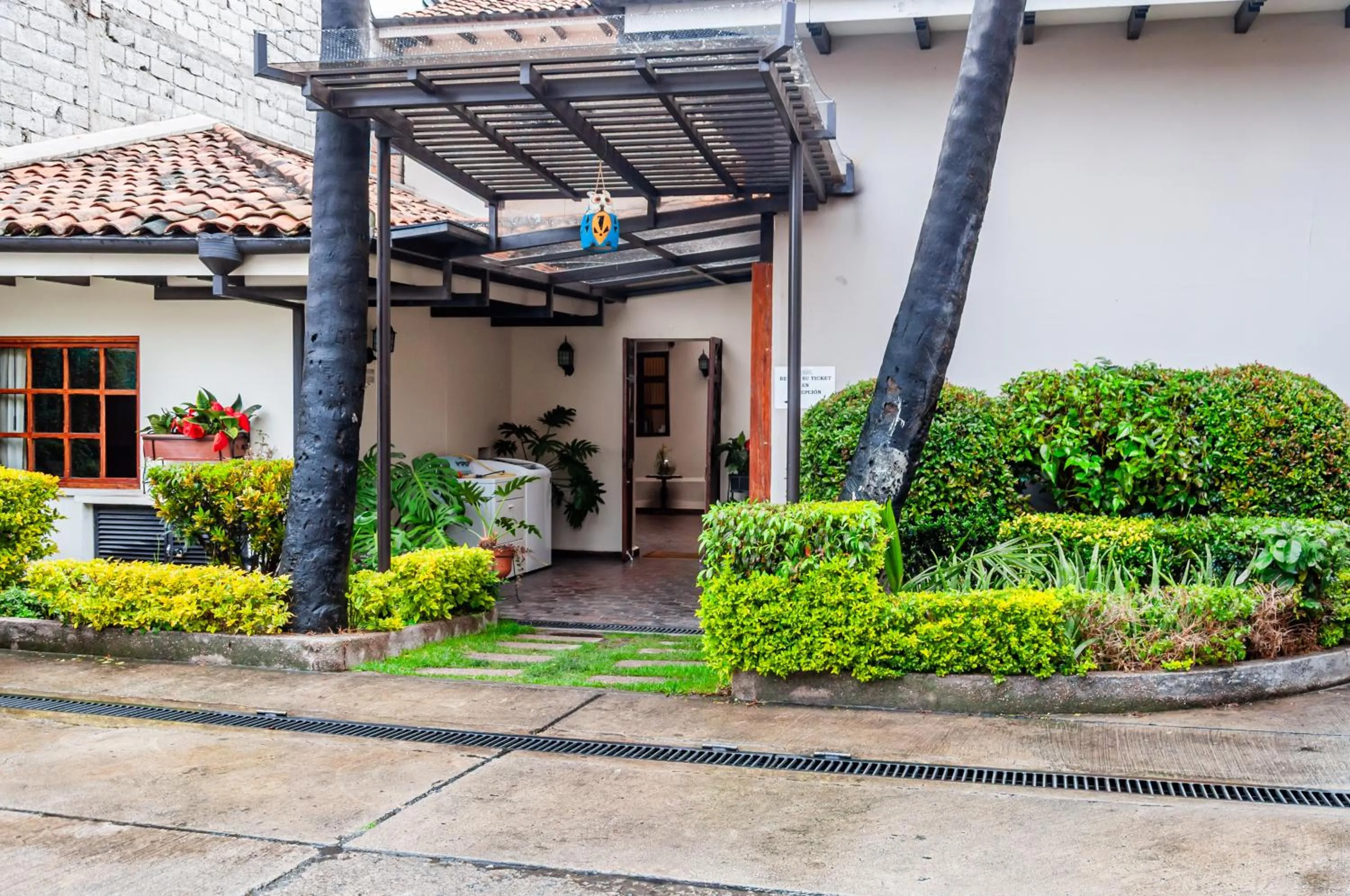 Property building in Hotel Calle Angosta
