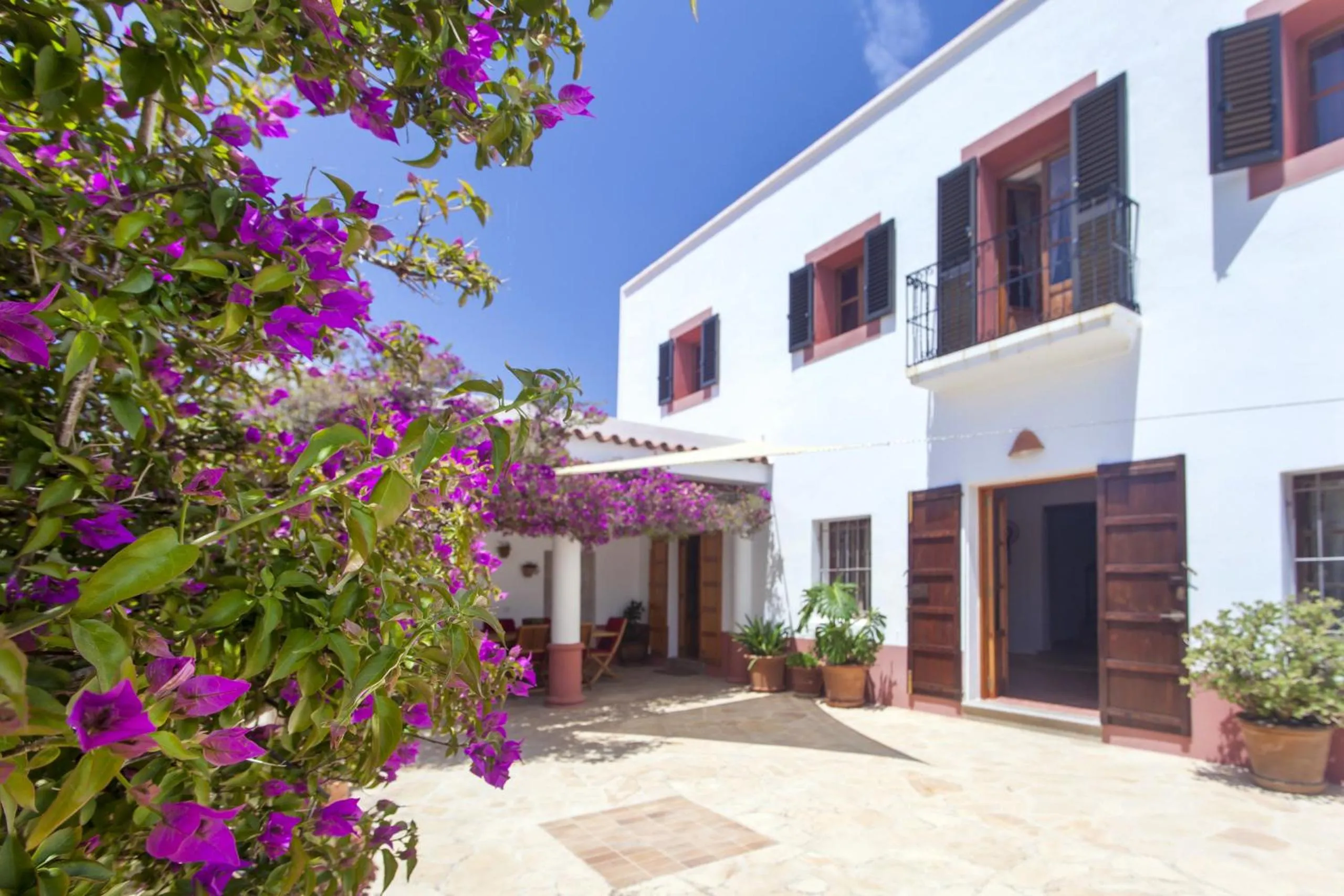 Property building in Pau de Baix