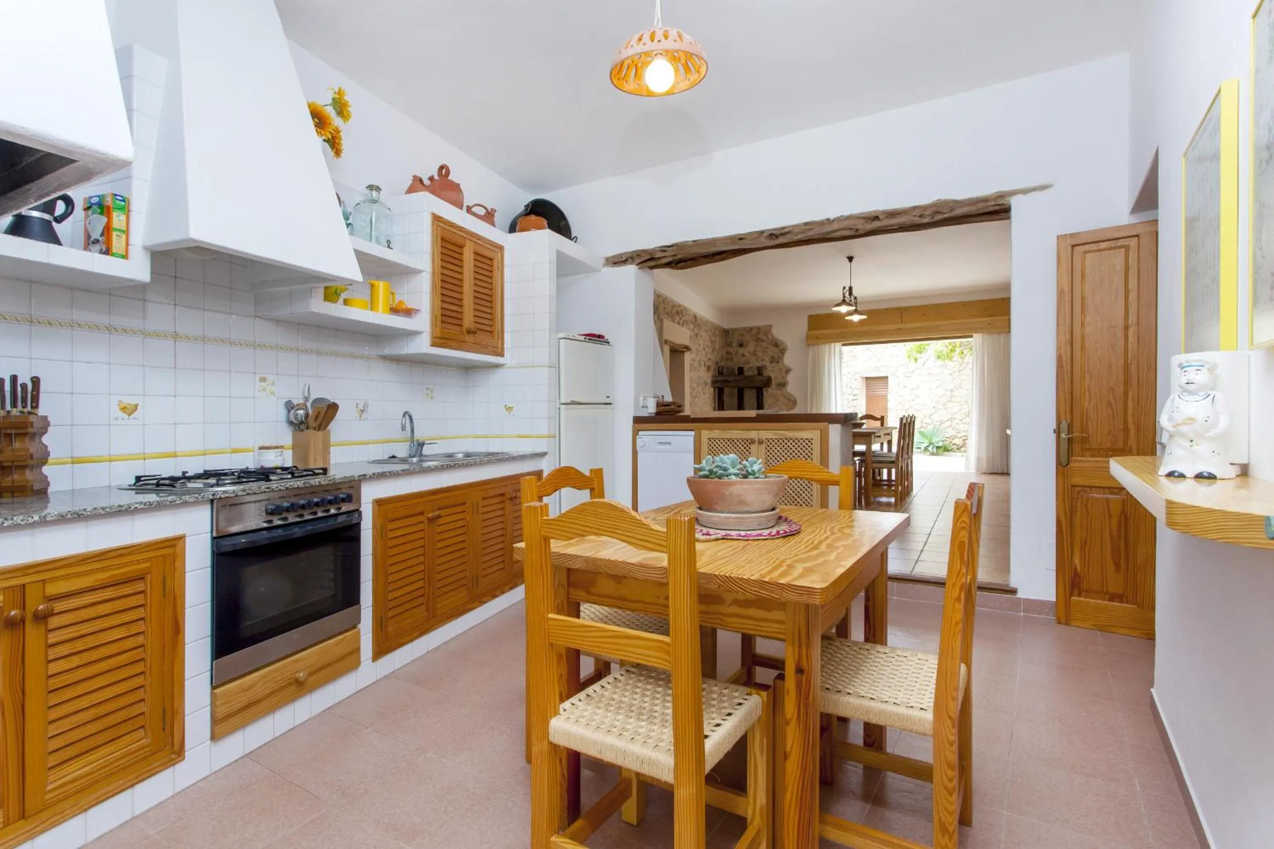 Kitchen or kitchenette in Pau de Baix