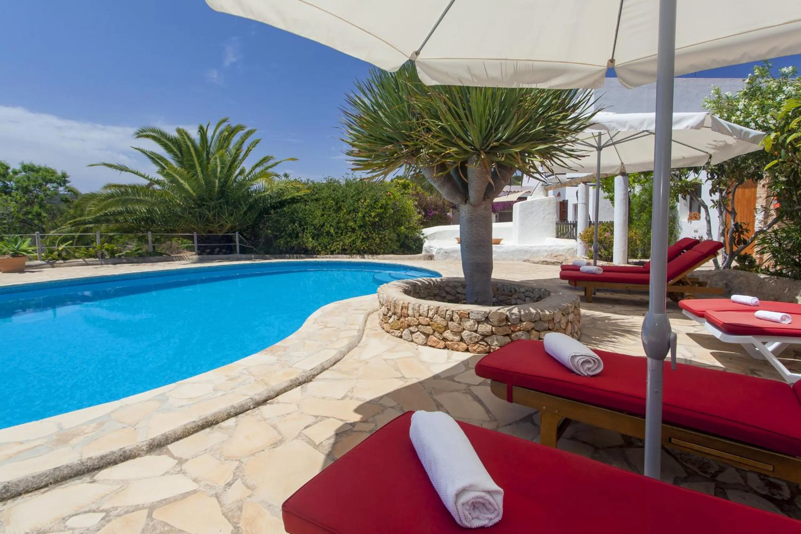 Swimming pool in Pau de Baix