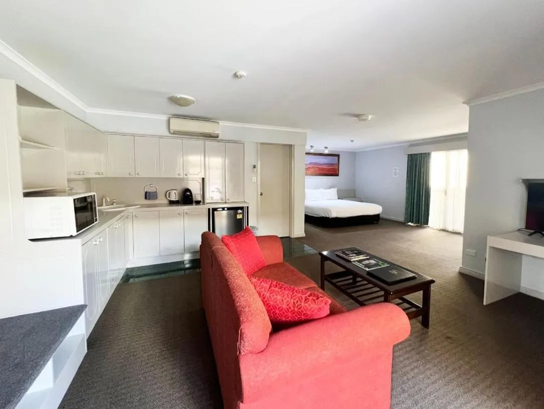 Kitchen or kitchenette in Stay at Alice Springs Hotel
