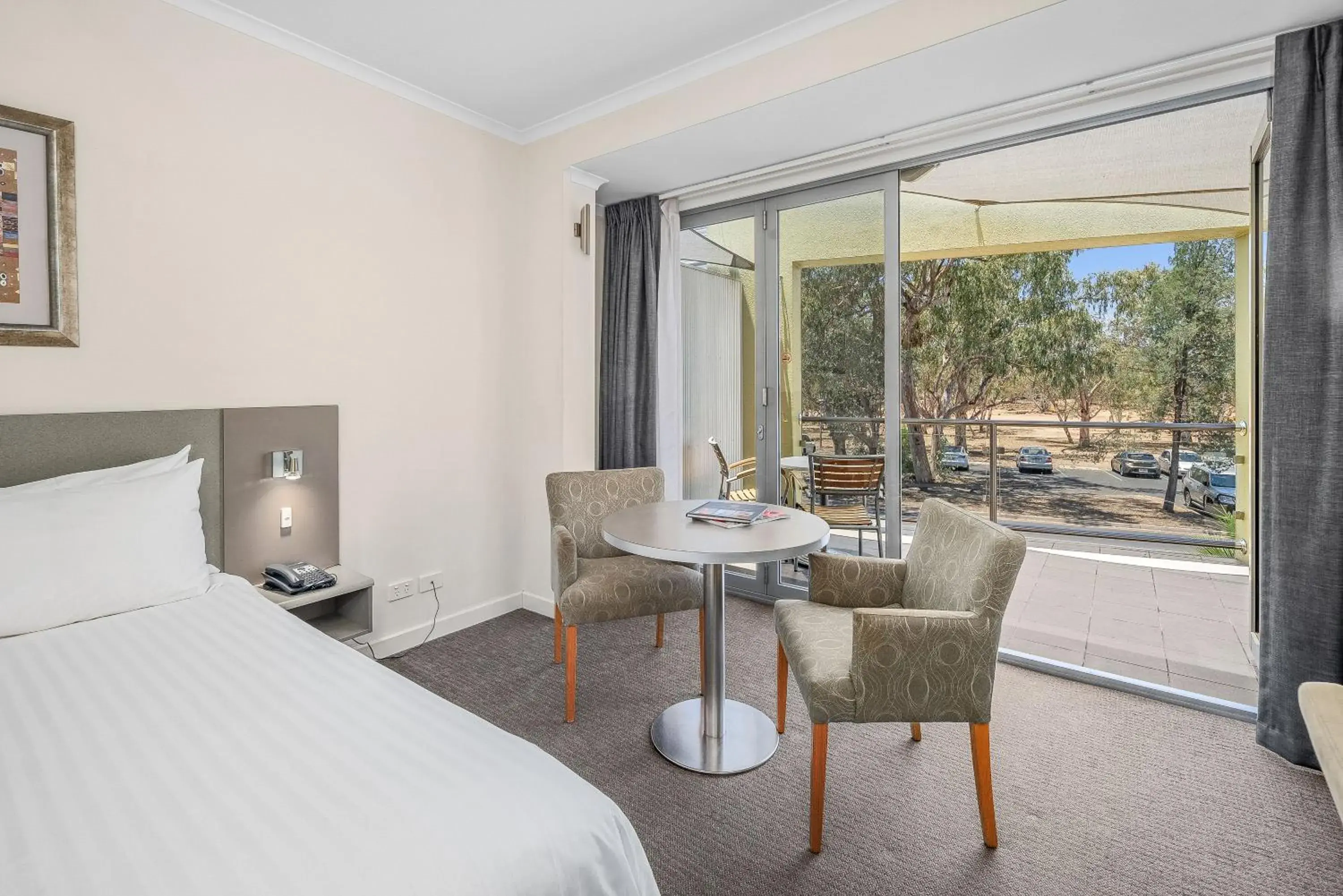 Patio, Bed in Stay at Alice Springs Hotel Patio, Bed in Stay at Alice Springs Hotel