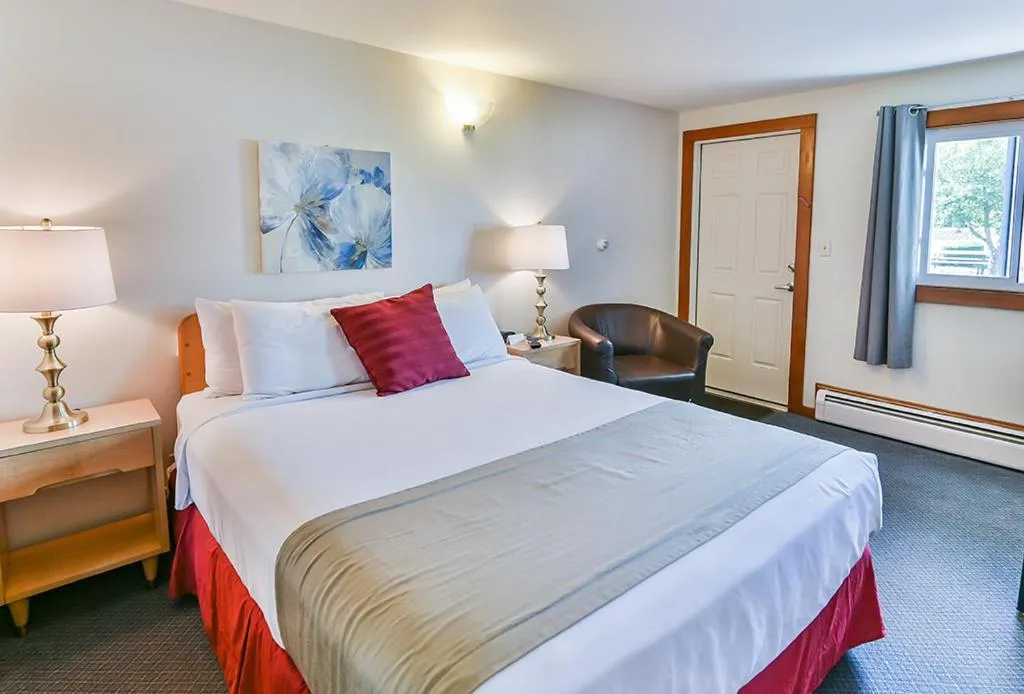 Bedroom, Bed in The Saco Motel