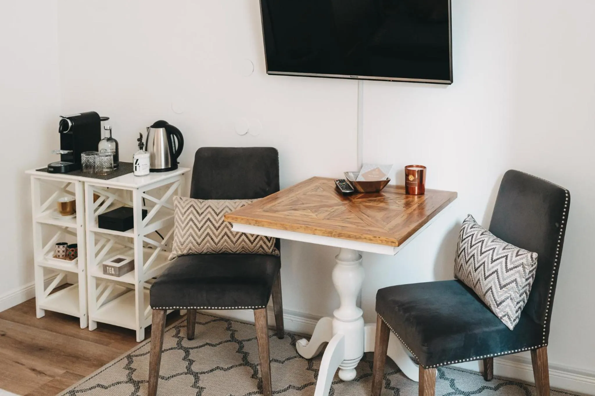 Coffee/tea facilities in Boutique Hotel Villa Monika