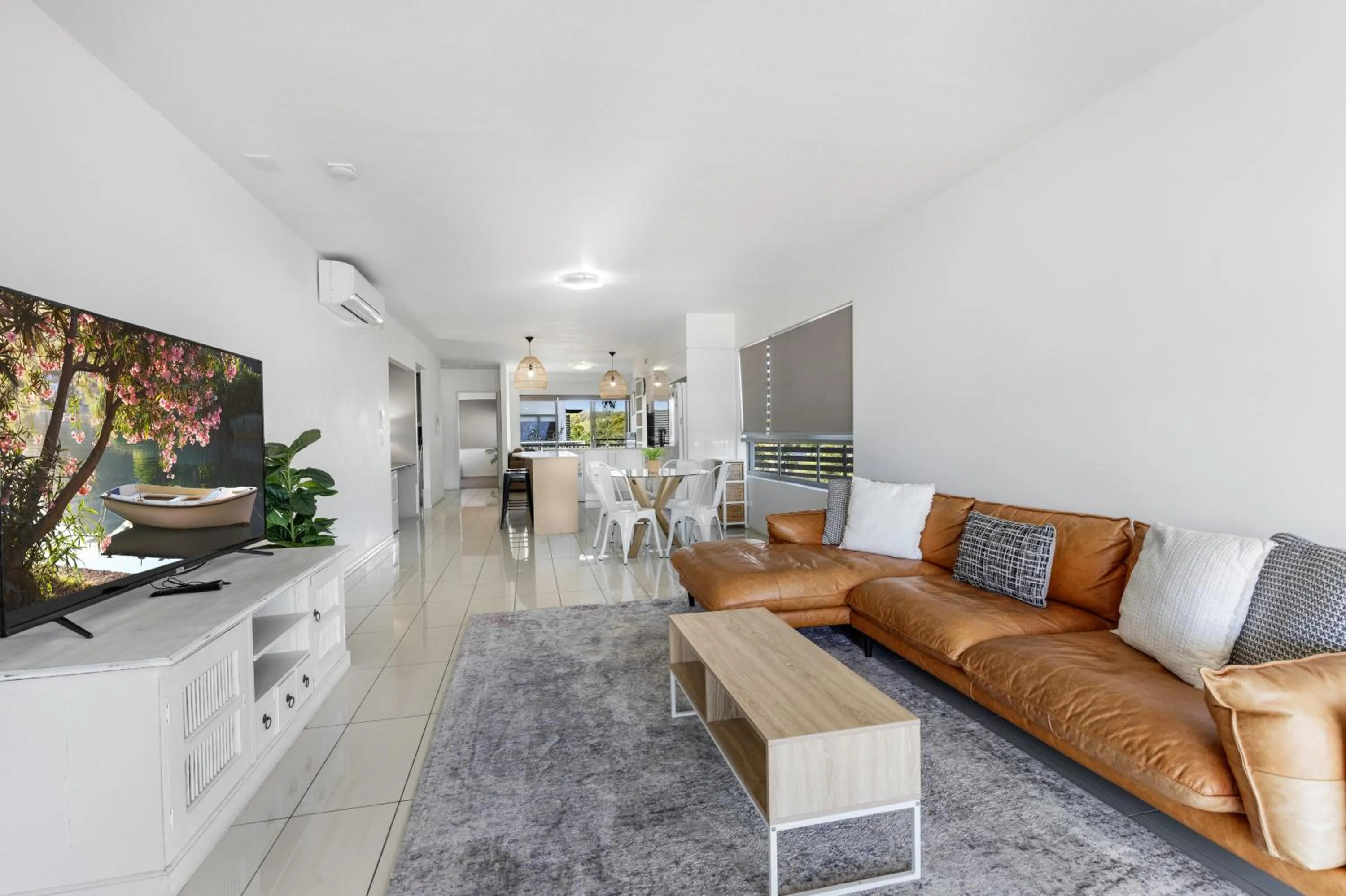 TV and multimedia in Beaches on Lammermoor Apartments