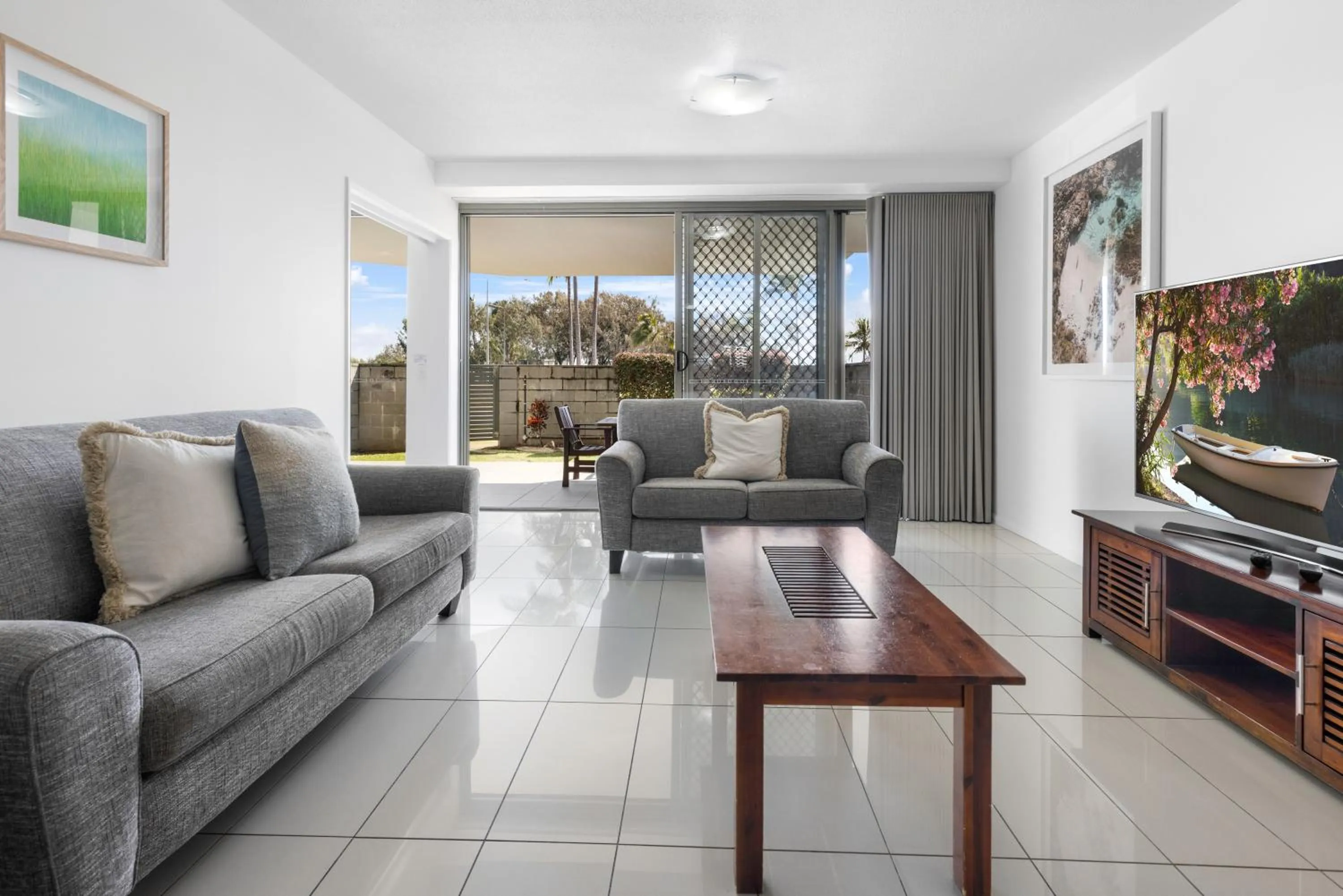 Communal lounge/ TV room in Beaches on Lammermoor Apartments