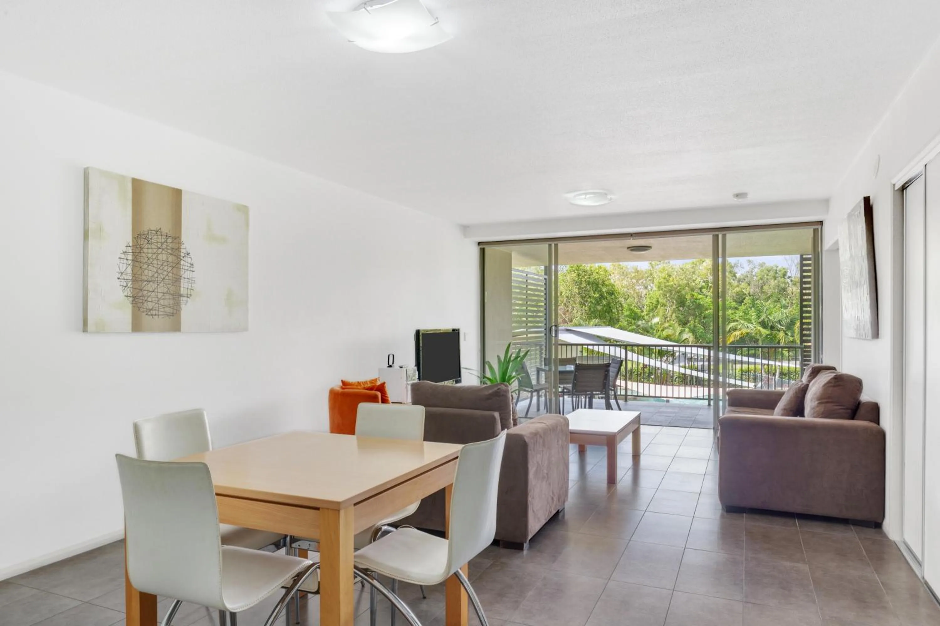 Seating area in Beaches on Lammermoor Apartments