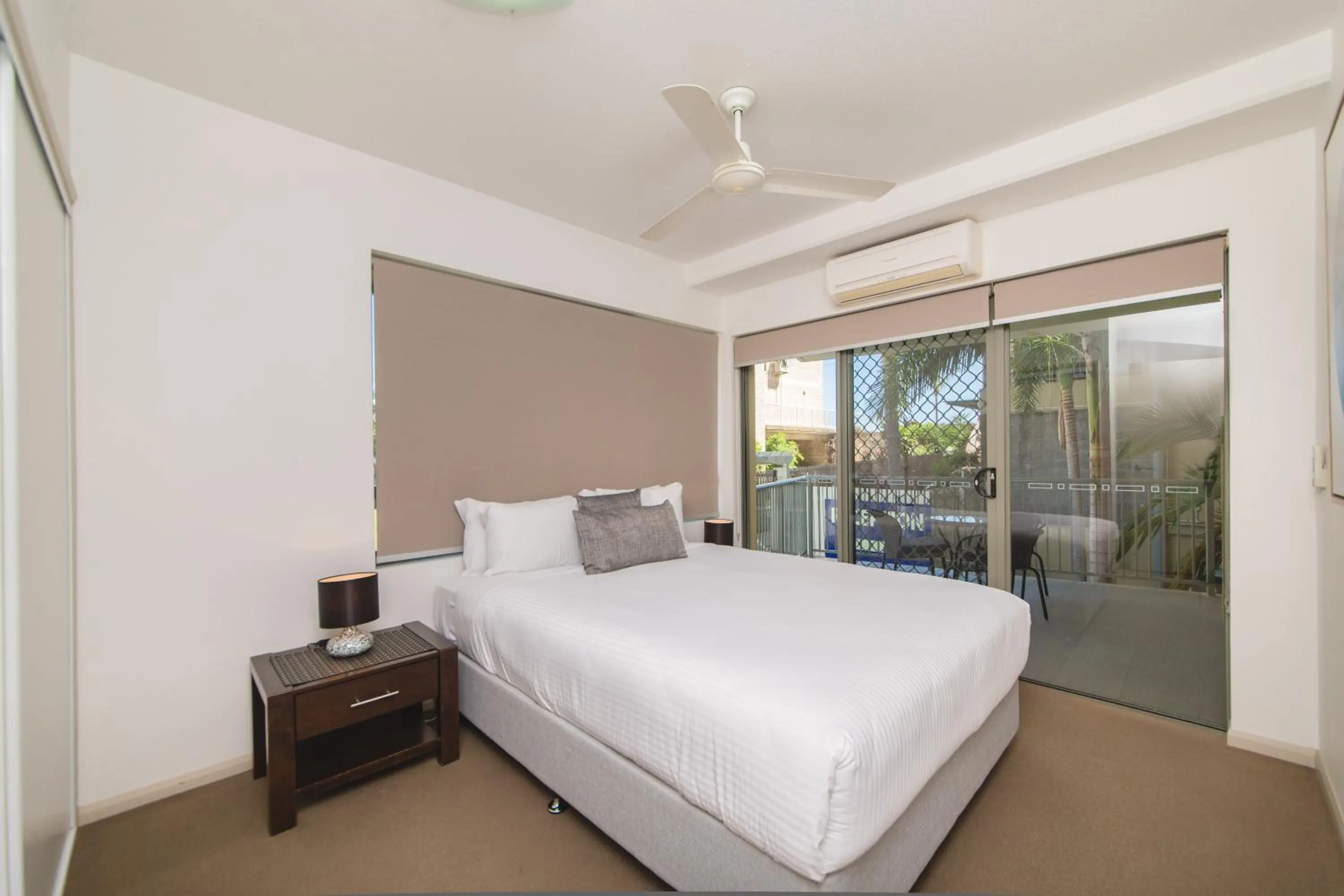 Bedroom, Bed in Beaches on Lammermoor Apartments