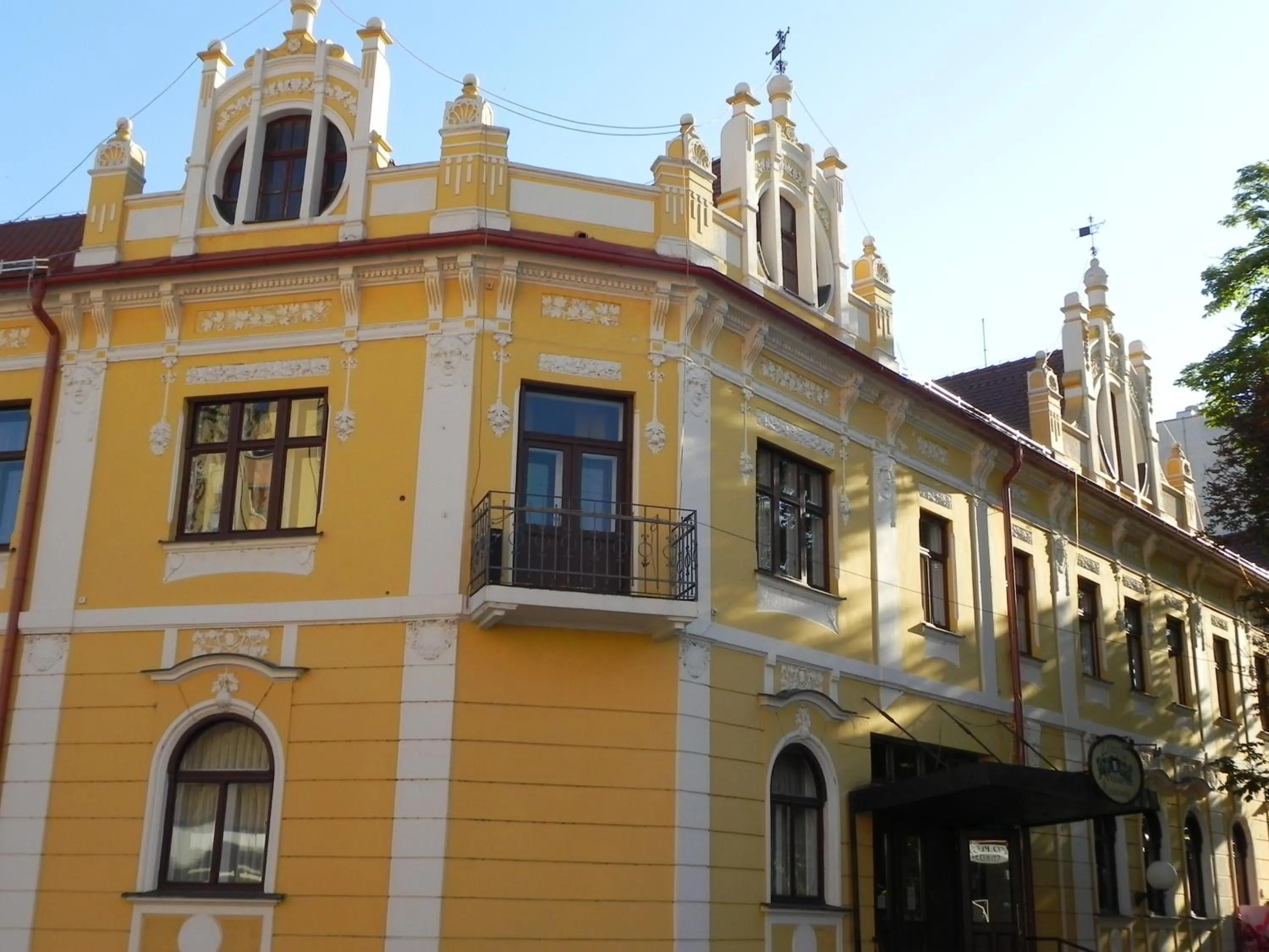 Facade/entrance in Hotel Zvezda