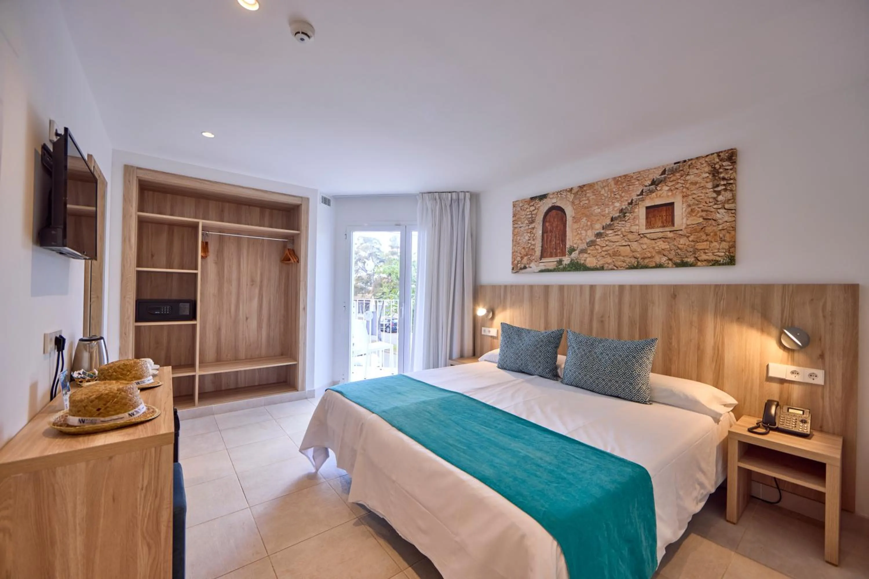 Photo of the whole room, Bed in INNER Hotel Rupit "Adults Only"