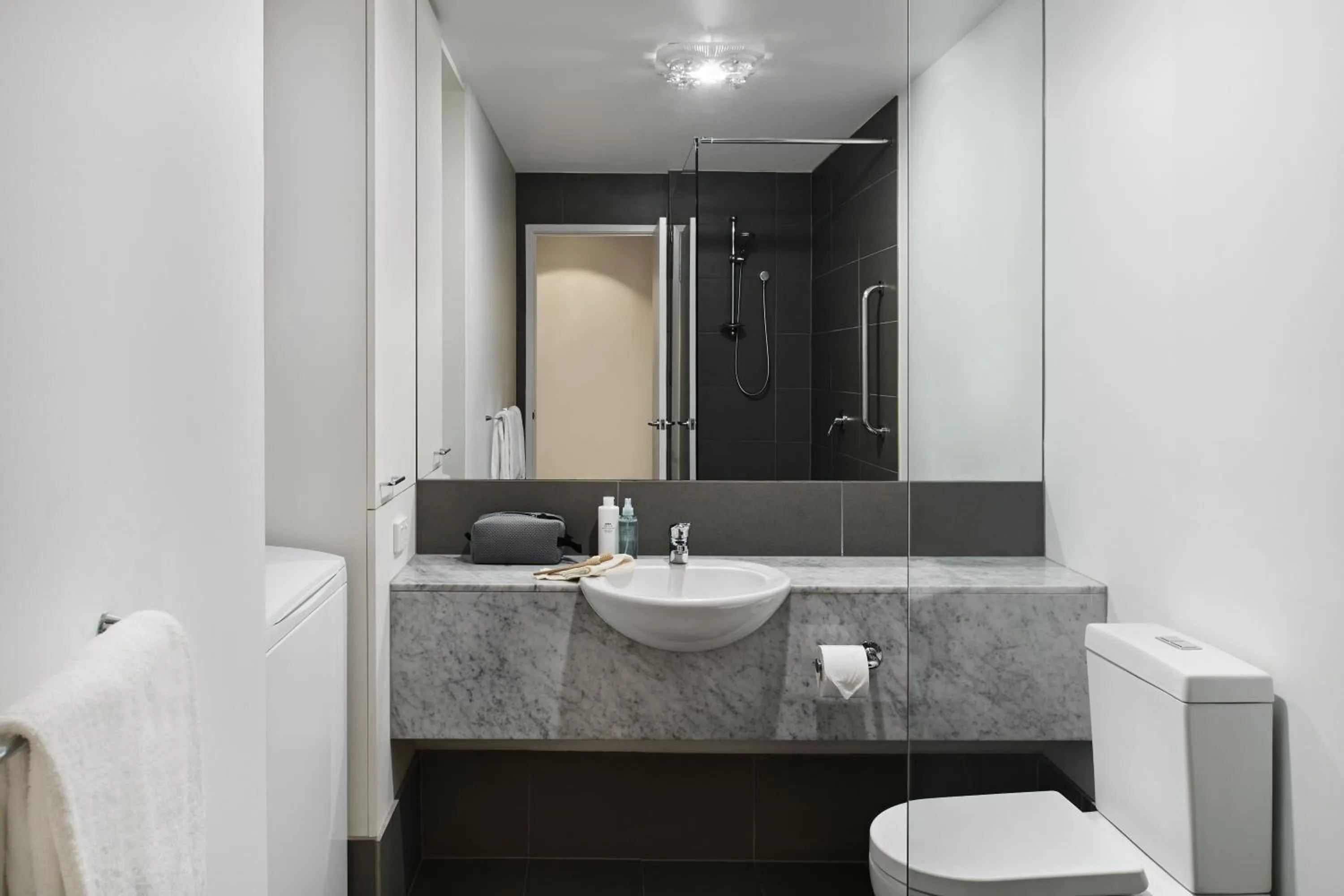 Bathroom in Punthill Apartment Hotel - Manhattan