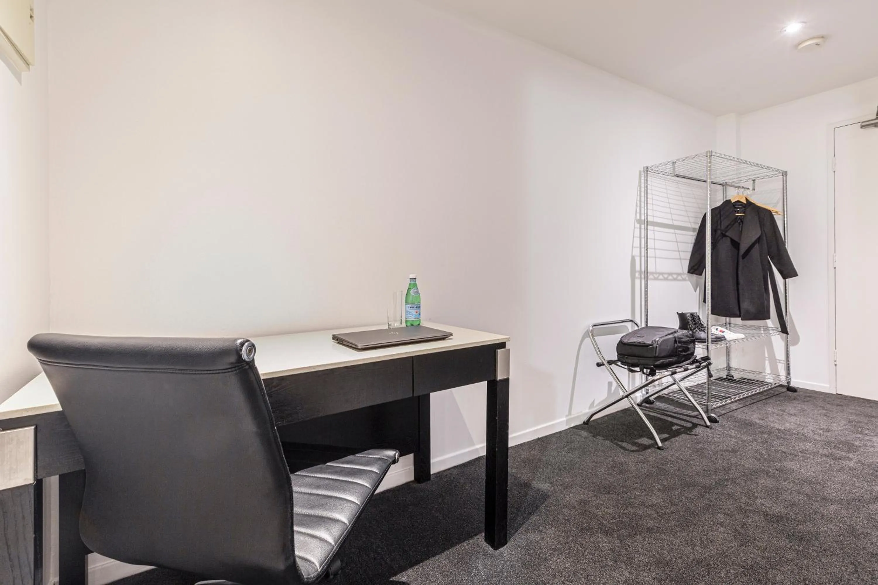 storage in Punthill Apartment Hotel - Manhattan