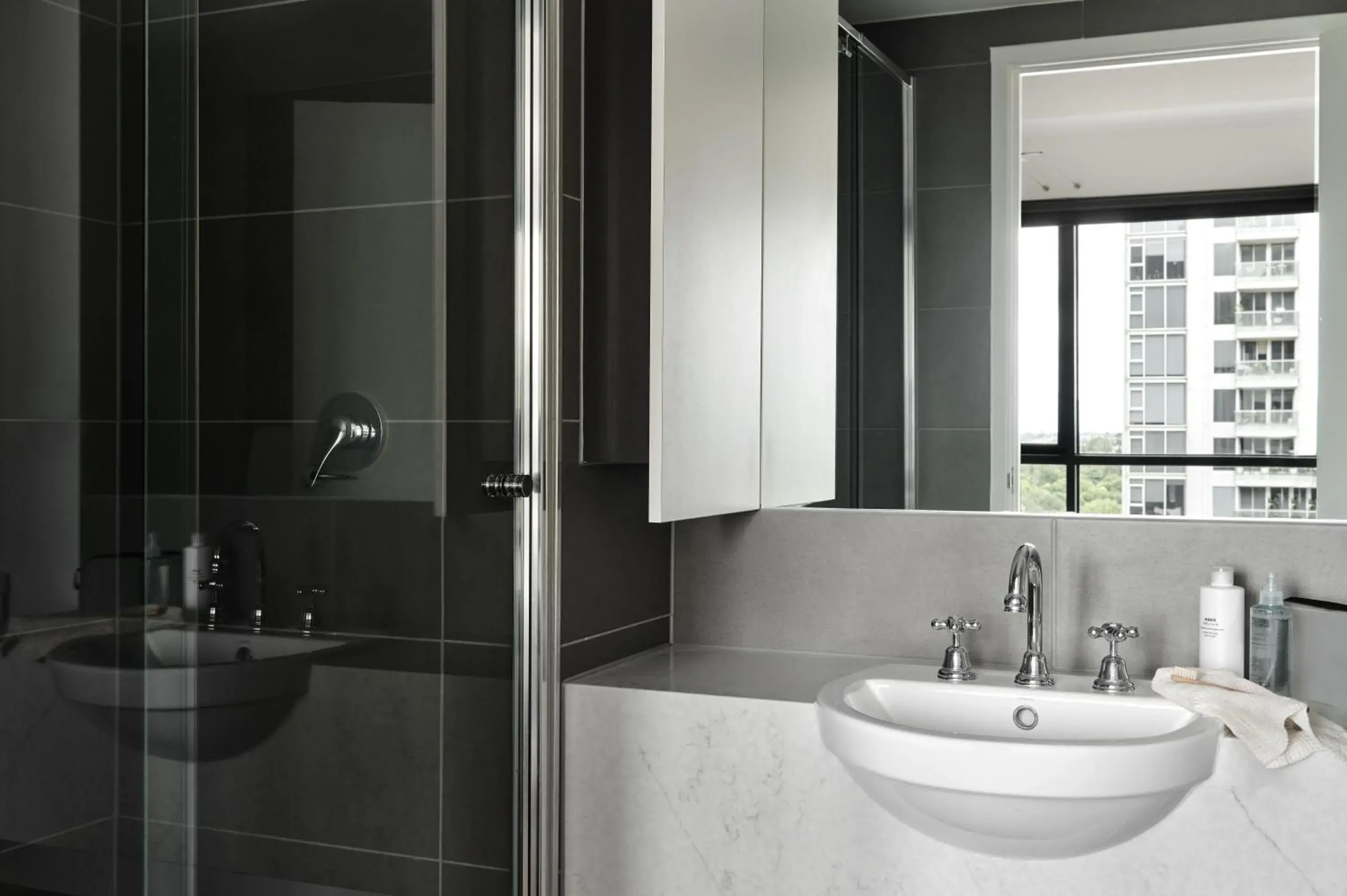 Bathroom in Punthill Apartment Hotel - Manhattan Bathroom in Punthill Apartment Hotel - Manhattan