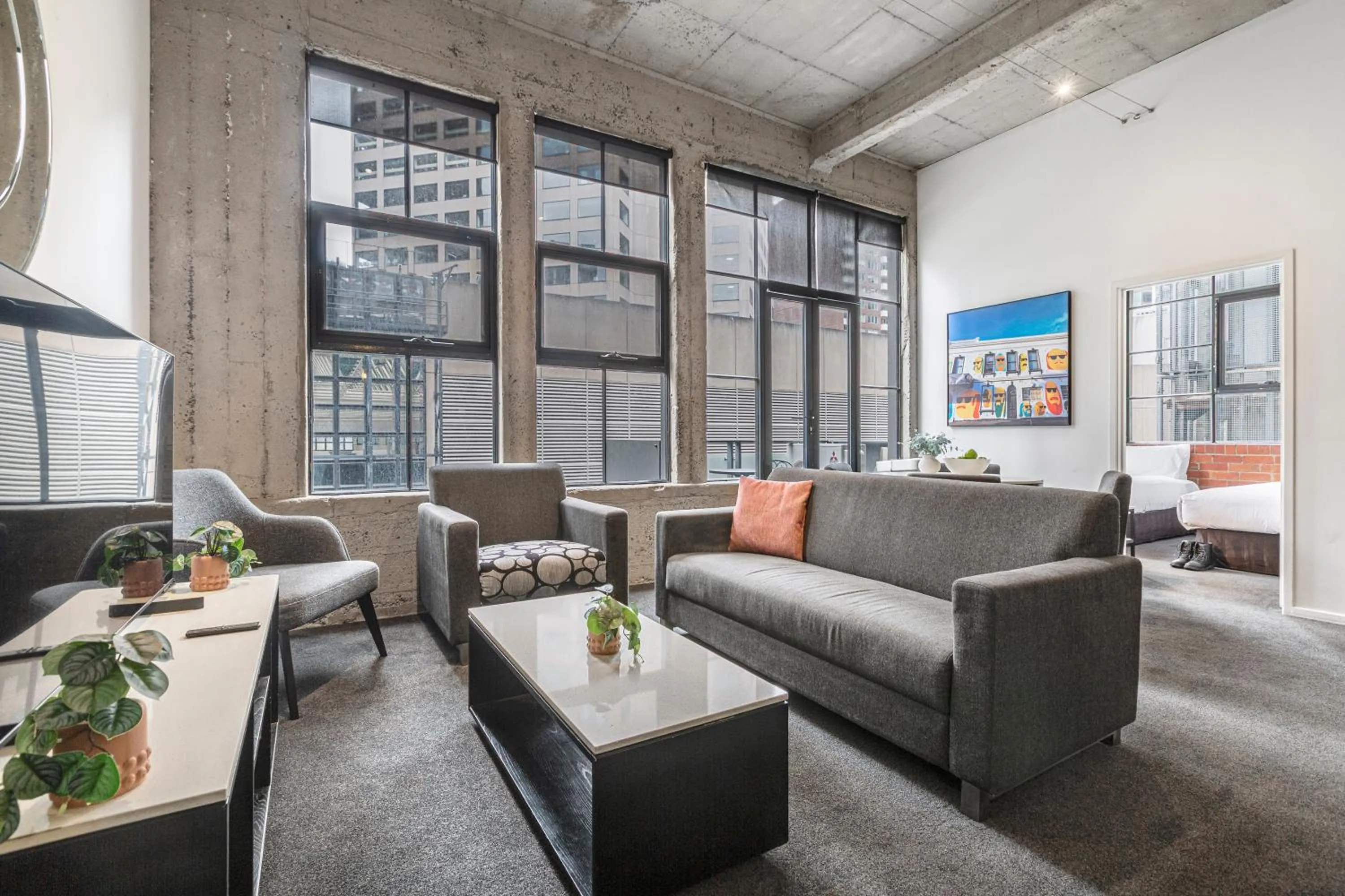 TV and multimedia in Punthill Apartment Hotel - Manhattan