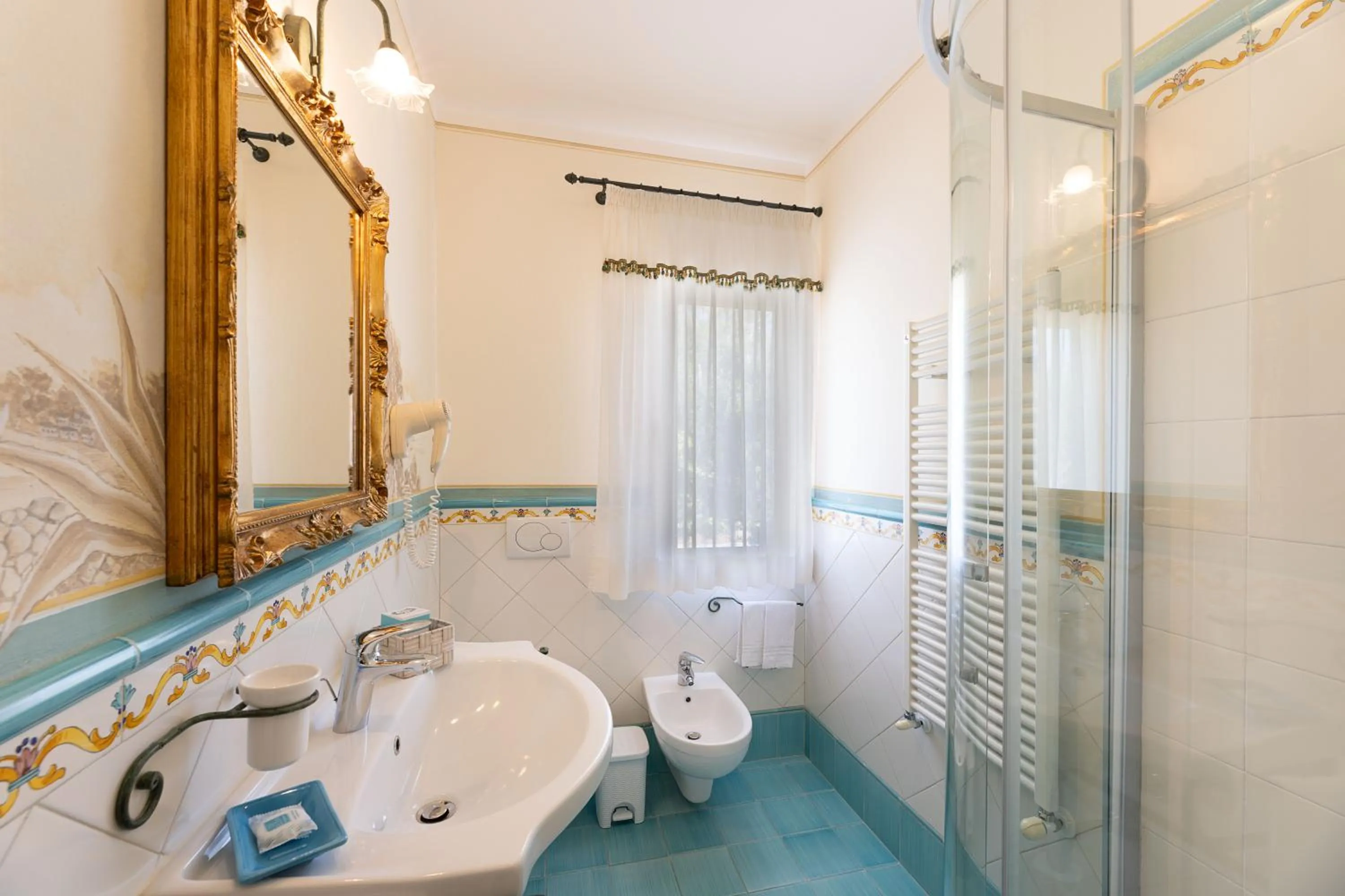 Shower in Villa Capitorsola