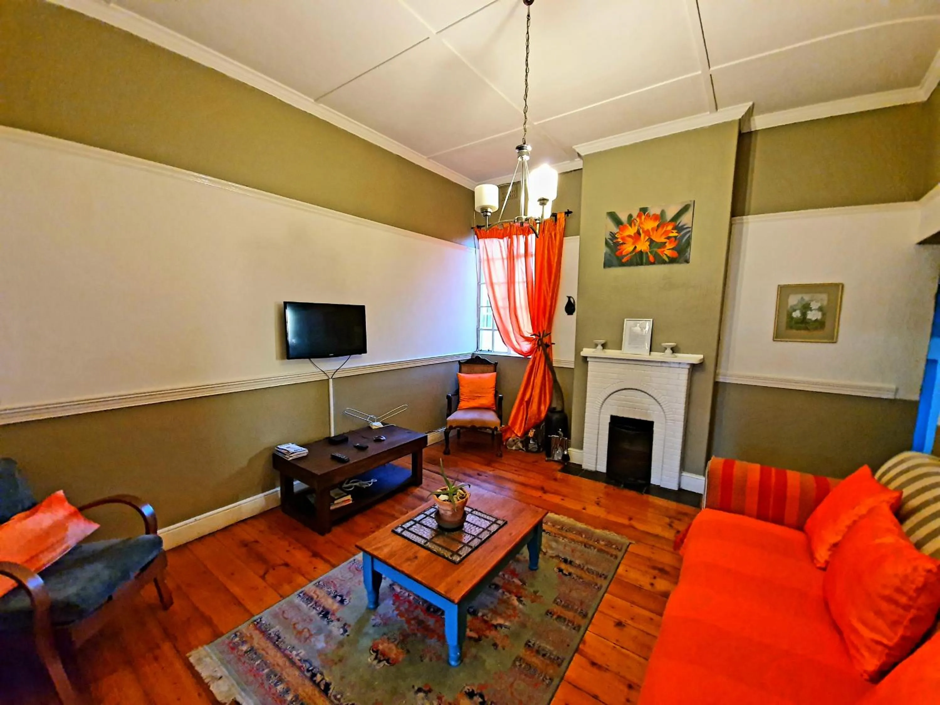 Communal lounge/ TV room in Happy Home - Woodstock