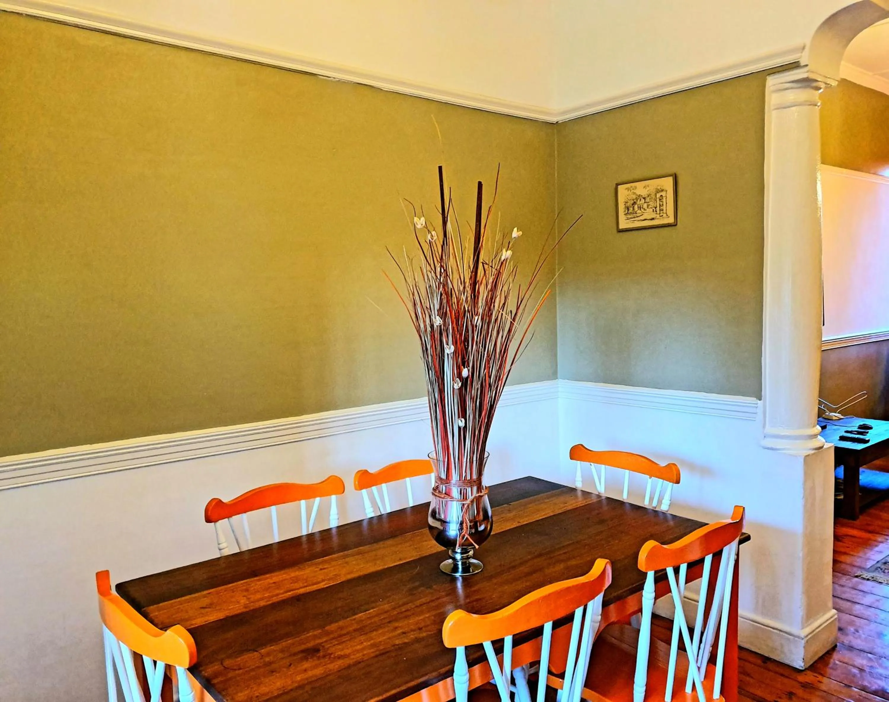 Dining area in Happy Home - Woodstock