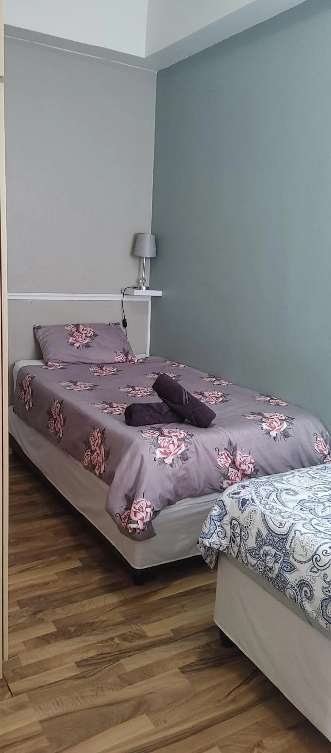 Bedroom, Bed in Happy Home - Woodstock