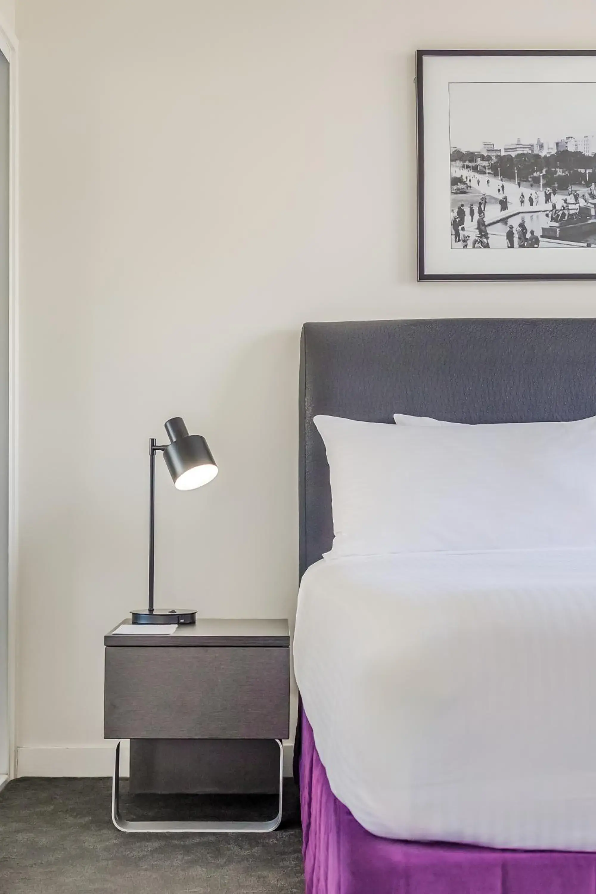 Bed in Oaks Sydney Hyde Park Suites Bed in Oaks Sydney Hyde Park Suites