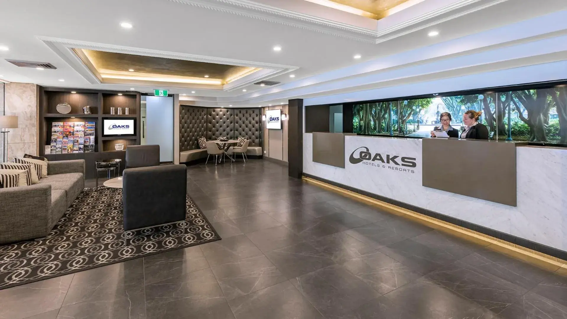 Property building in Oaks Sydney Hyde Park Suites Property building in Oaks Sydney Hyde Park Suites