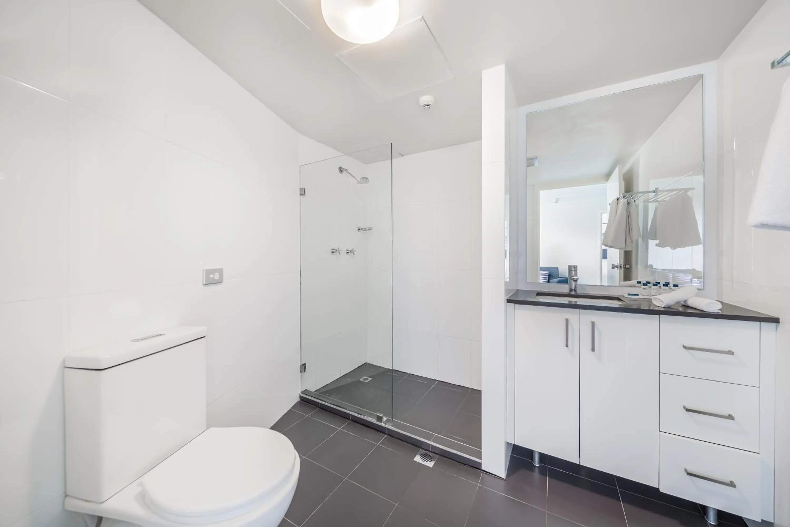 Shower in Oaks Sydney Hyde Park Suites