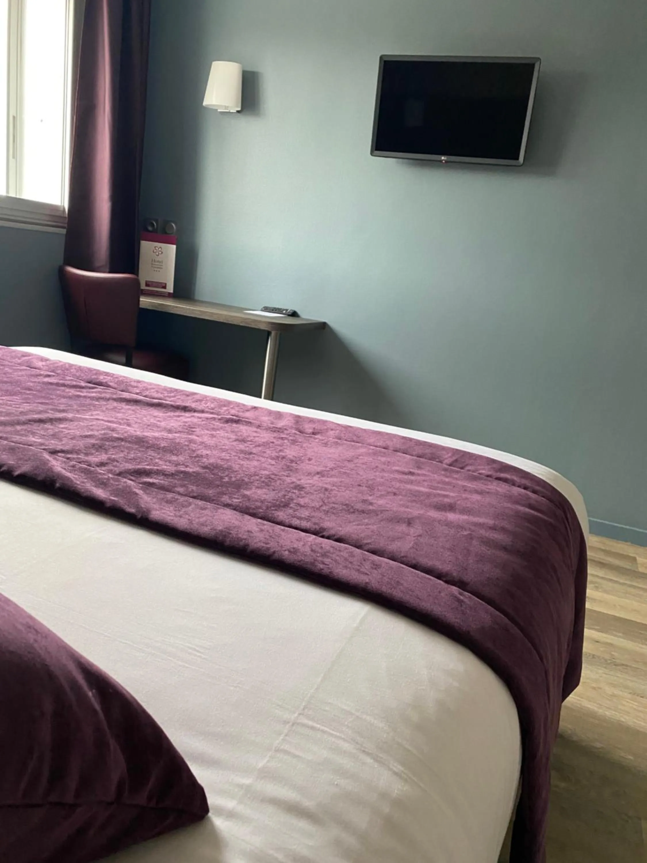 TV and multimedia, Bed in Hotel Restaurant Vesontio