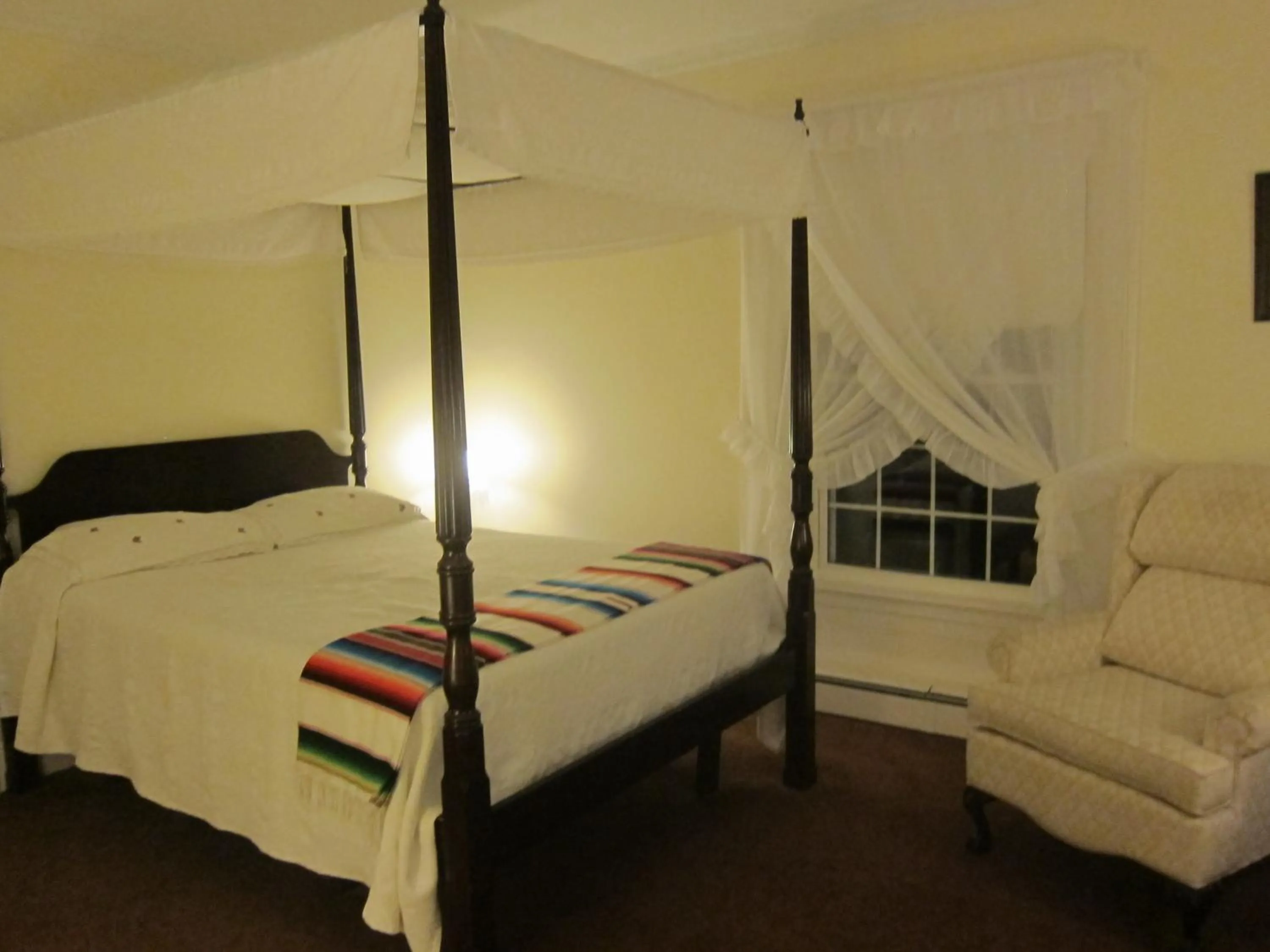 Photo of the whole room in Summers Country Inn