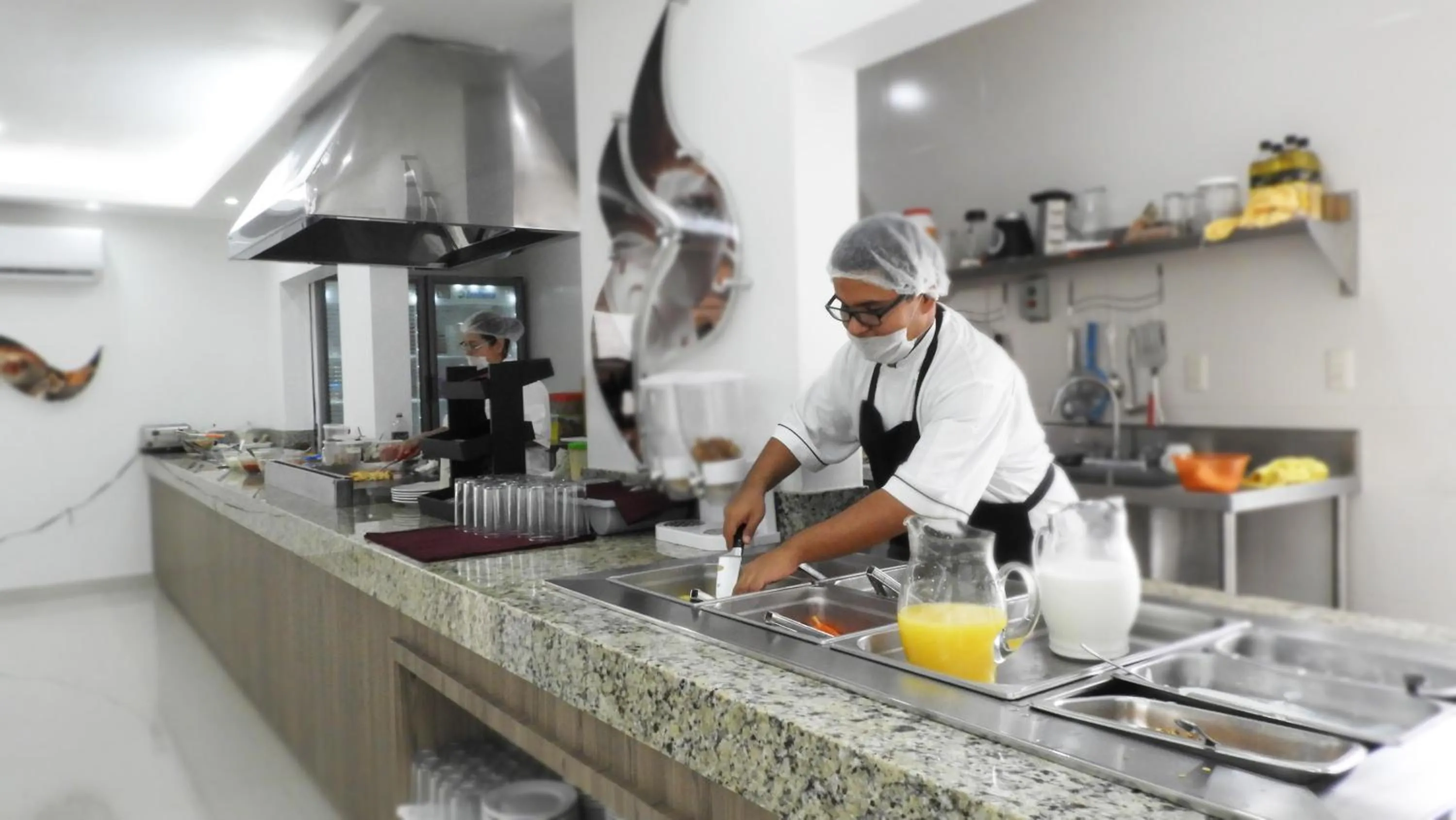 Restaurant/places to eat in Hotel Fray Junipero Serra