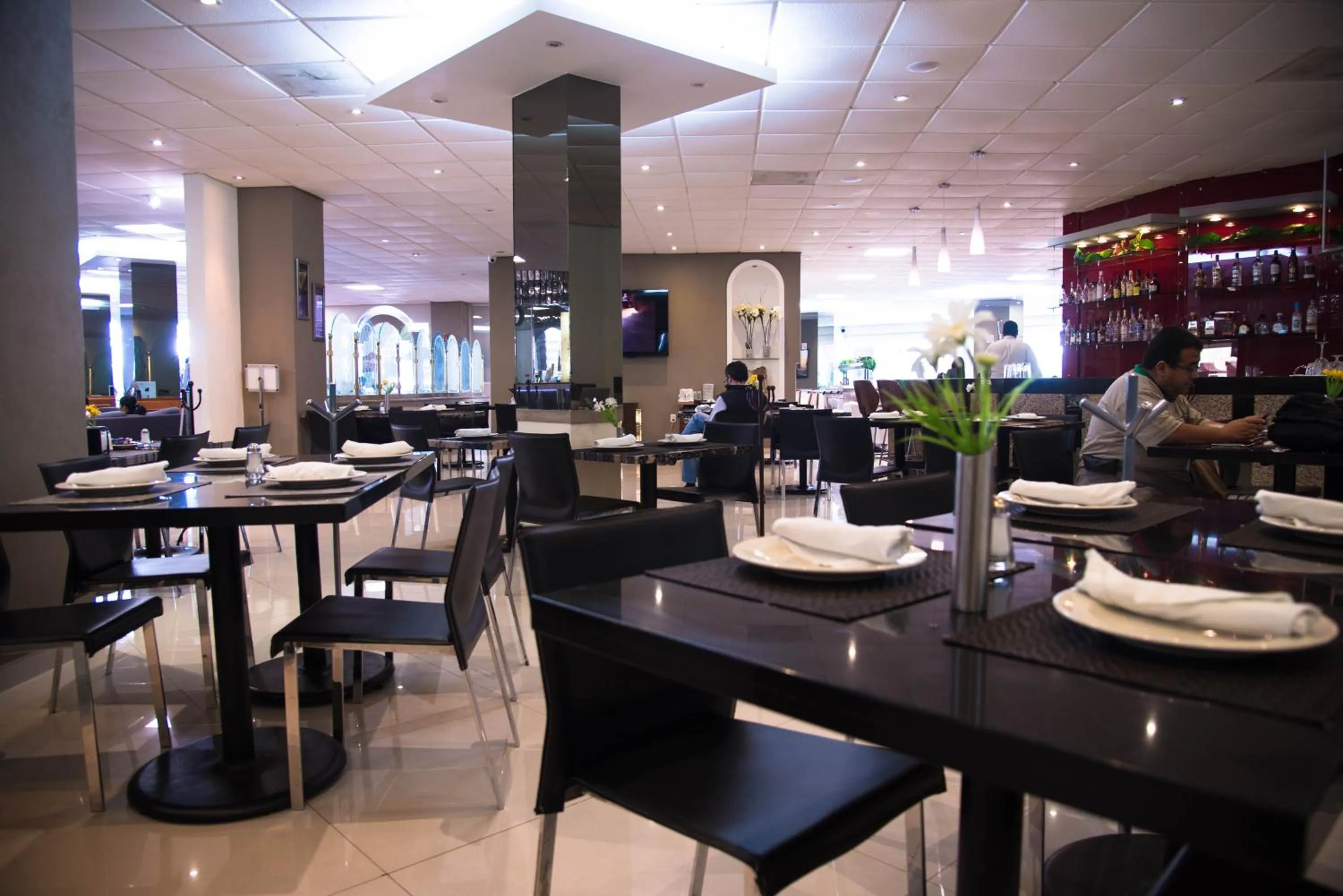 Restaurant/places to eat in Hotel Fray Junipero Serra