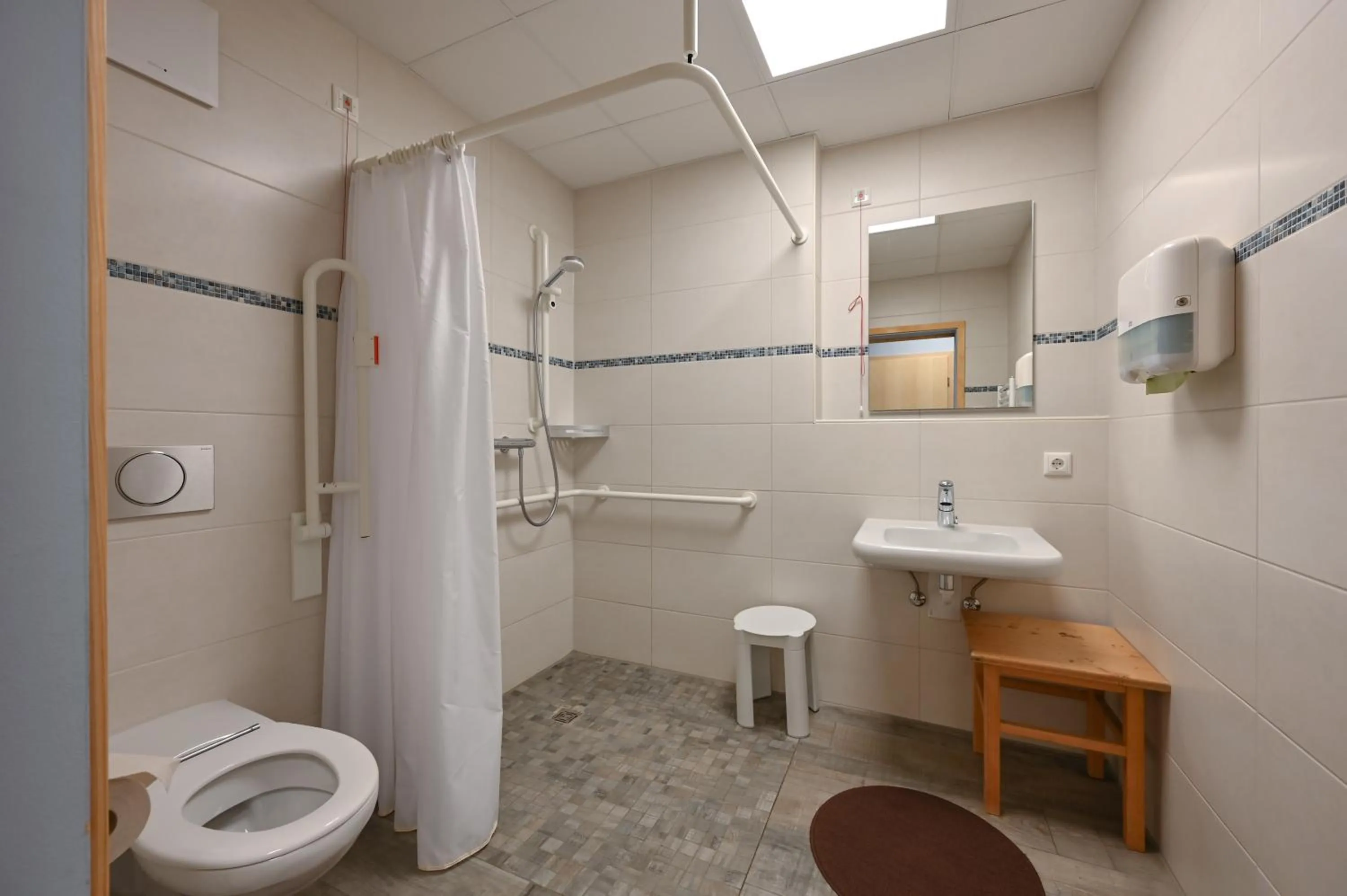 Twin Room - single occupancy - Disability Access in Rote Villa Füssen