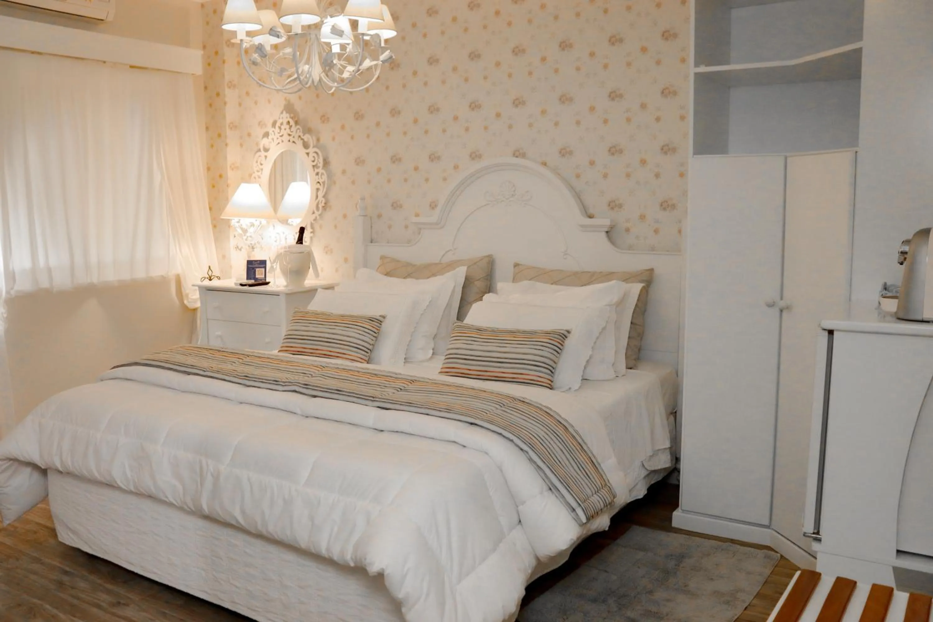 Suite with Bath in Hotel Bertoluci